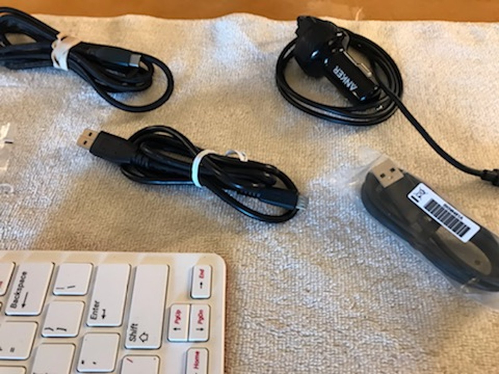 eStream 4K 2X2 Android Media Streaming Box Model IPA1114HDW LOT with Extras