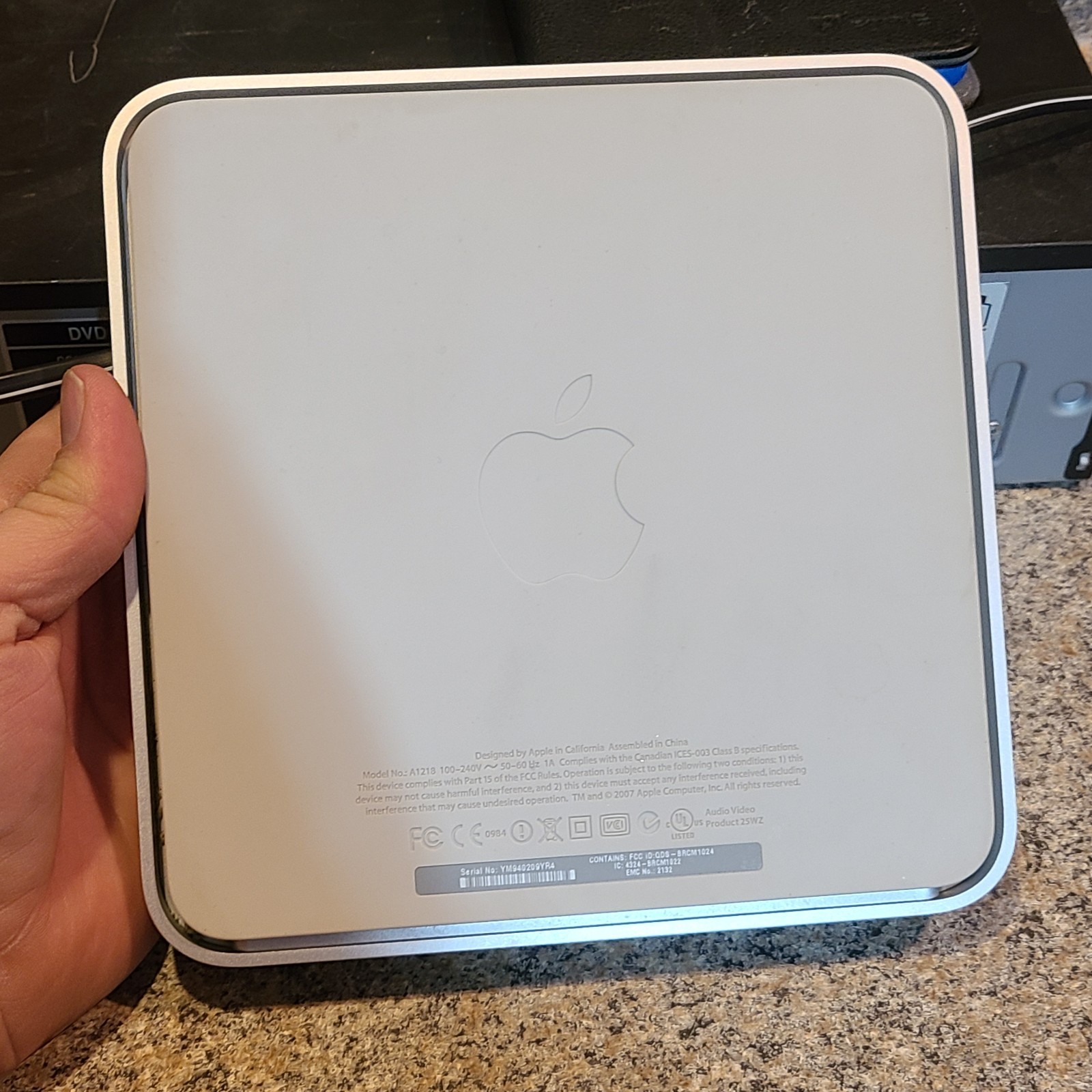 Apple TV A1218 Original / 1st Gen (No power cord & Remote control) (C8)