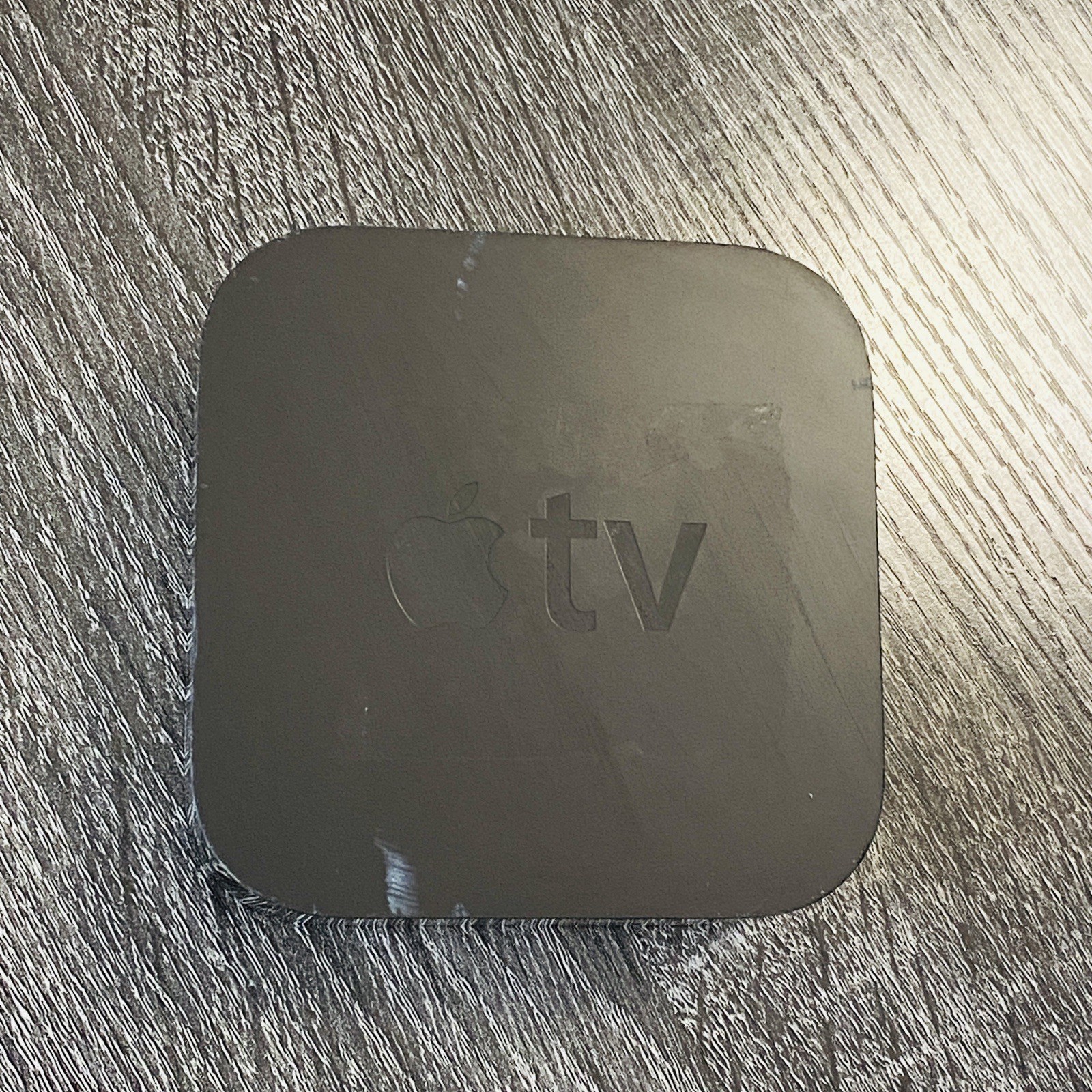 Apple TV HD A1625 (4th Generation) 32GB Media Streamer & Power Cable