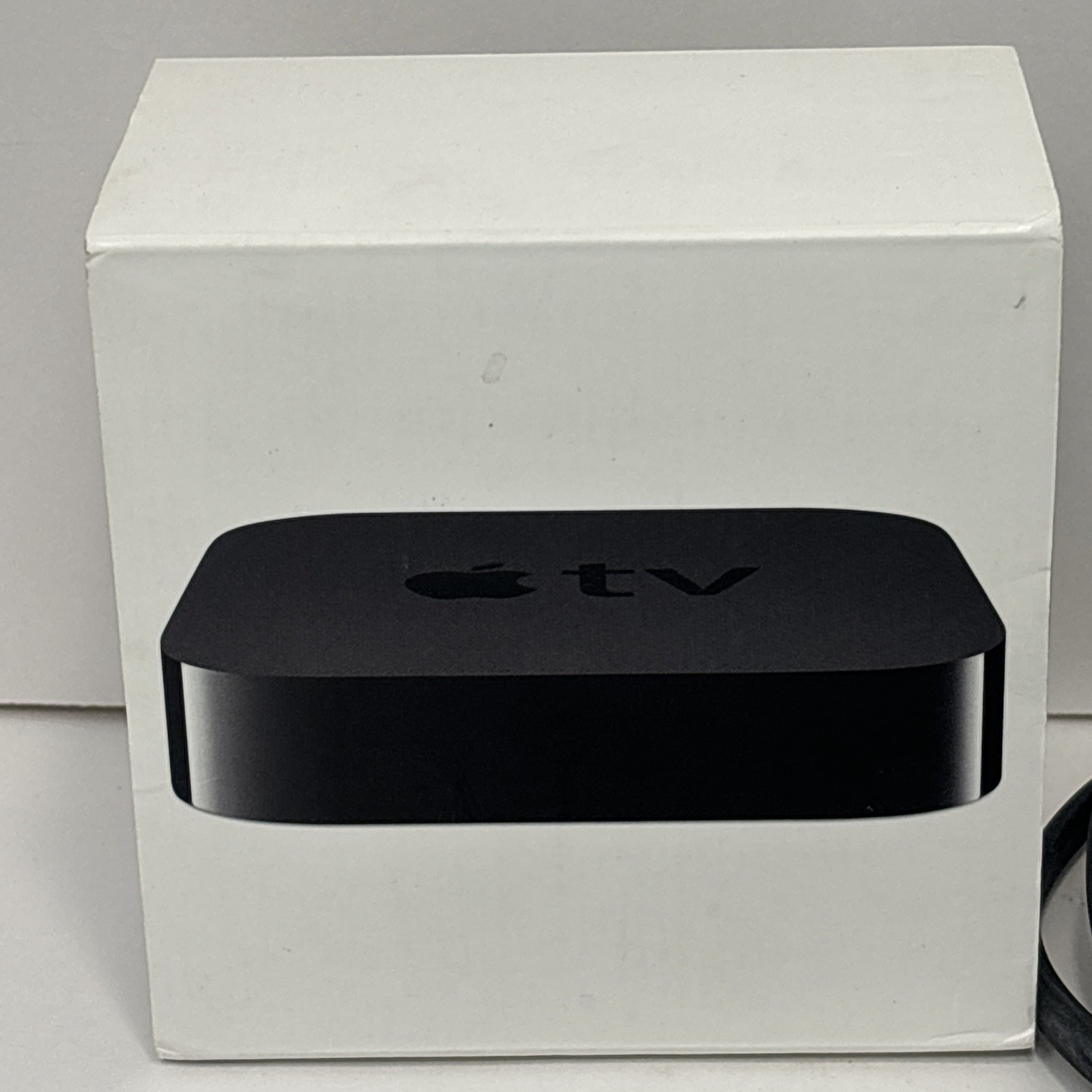 Apple TV 2nd Generation A1378 MC572LL/A w/ Original Box Remote Power – Tested