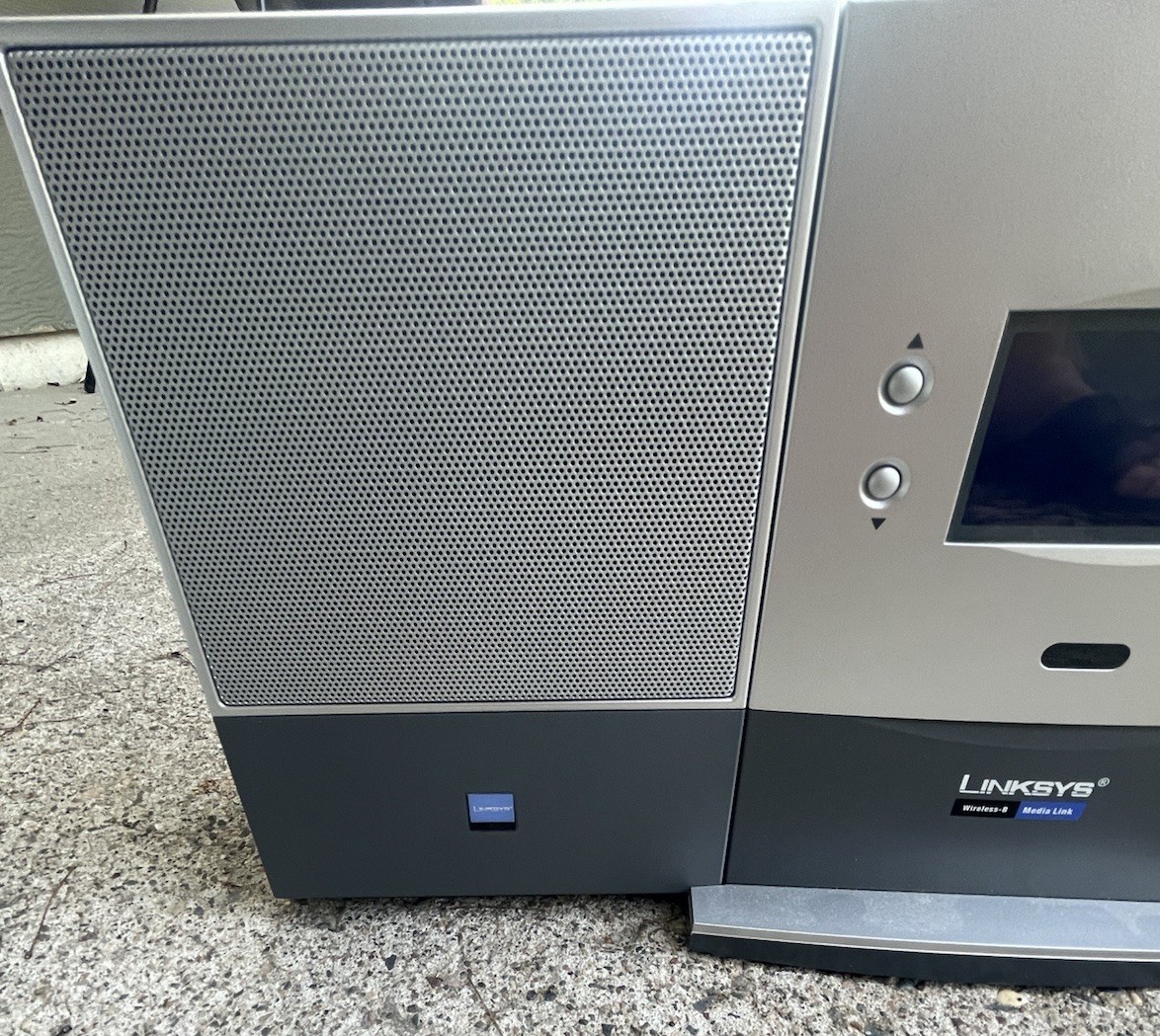 LINKSYS 2.4Ghz 802.11b Wireless-B Music System WMLS11B Digital Media Streamer