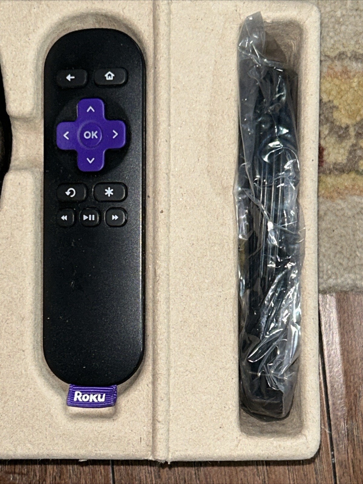 Roku 2XD Media Streamer 3050R Black w/Remote AC Adapter & HDMI Cable Tested Good