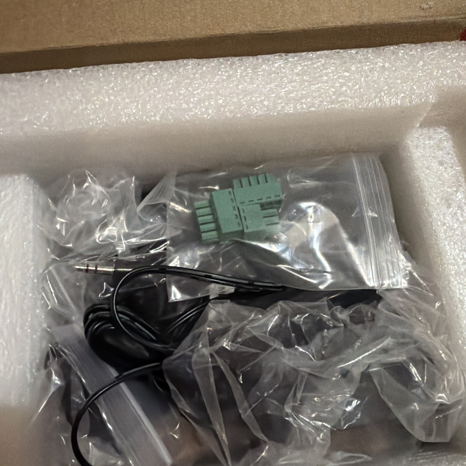 ZeeVee ZYPERUHD-E HDMI 2.0 Input Encoder Damaged Box Only