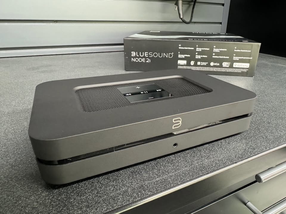 Bluesound NODE 2i Hi-Res Network Streamer DAC BluOS AirPlay 2 Roon w/ Box