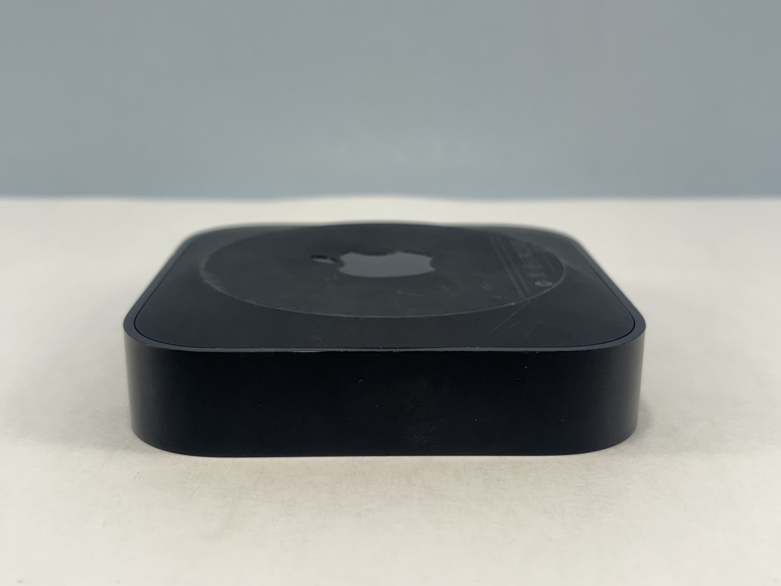 Apple TV (3th Gen) A1469 8GB 1080p HD Media Streamer NO REMOTE / CABLES – Tested