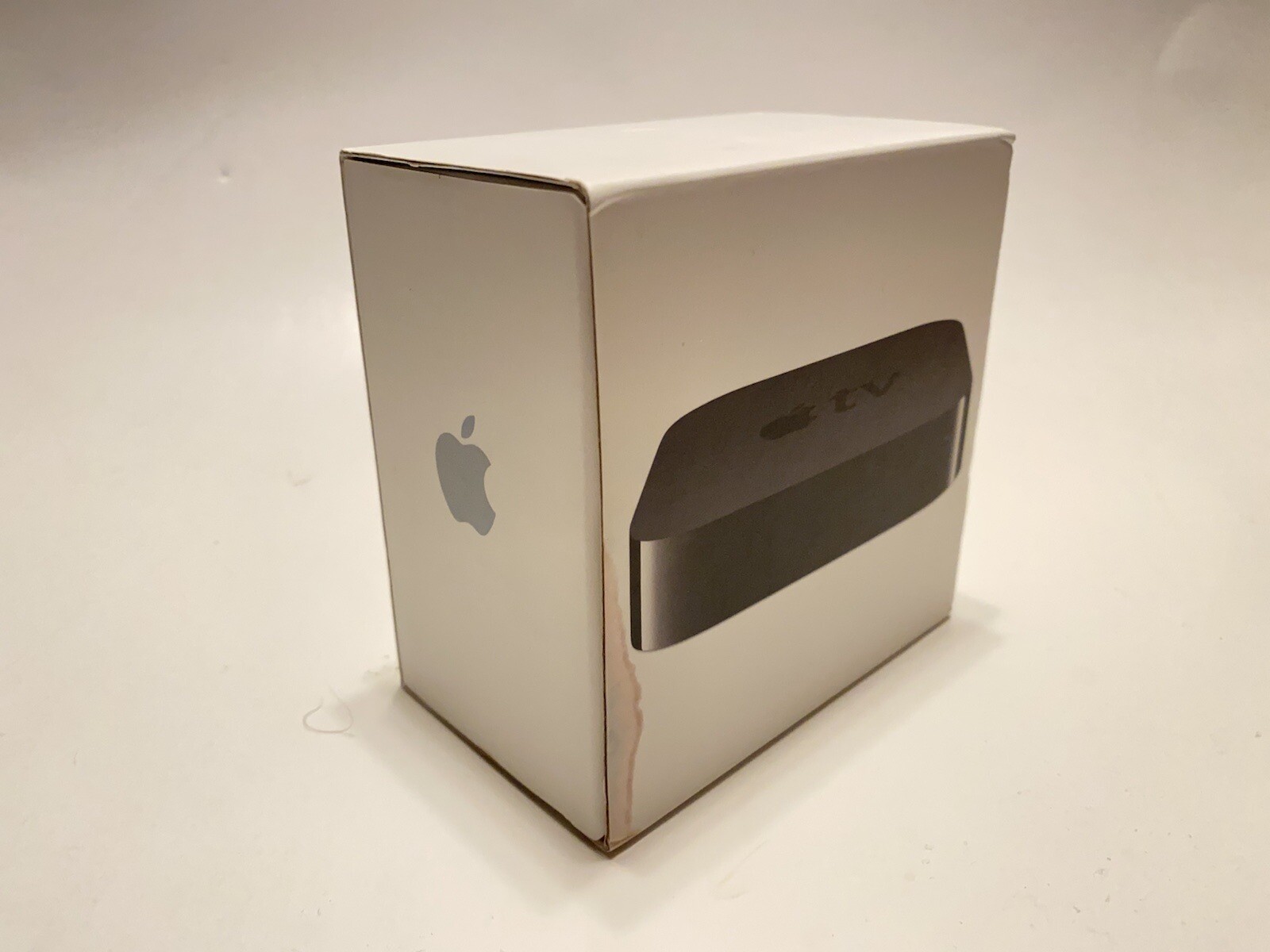 Apple TV 2nd Gen Model A1378 With Remote MC572LL/A Black