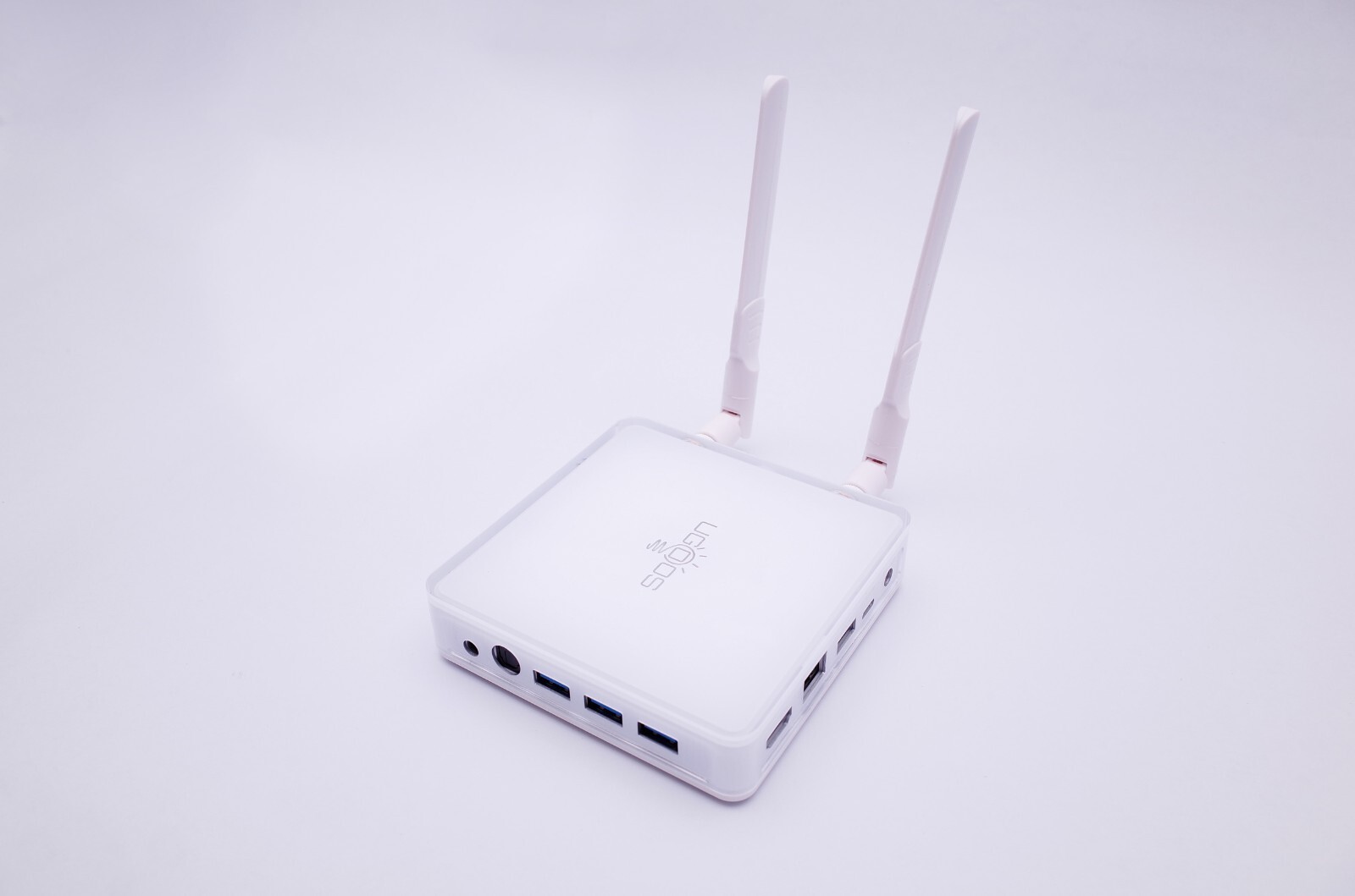 UGOOS AM7 TV BOX Android 11 Amlogic S905X4 DDR4 4GB RAM 32GB ROM WiFi6 1000M