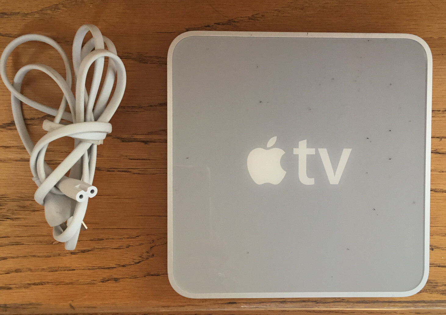 Apple TV A1218Digital FCC ID QDS-BRCM1024 IC4324-1022 EMC #2132 S/NYM9041BVWH7