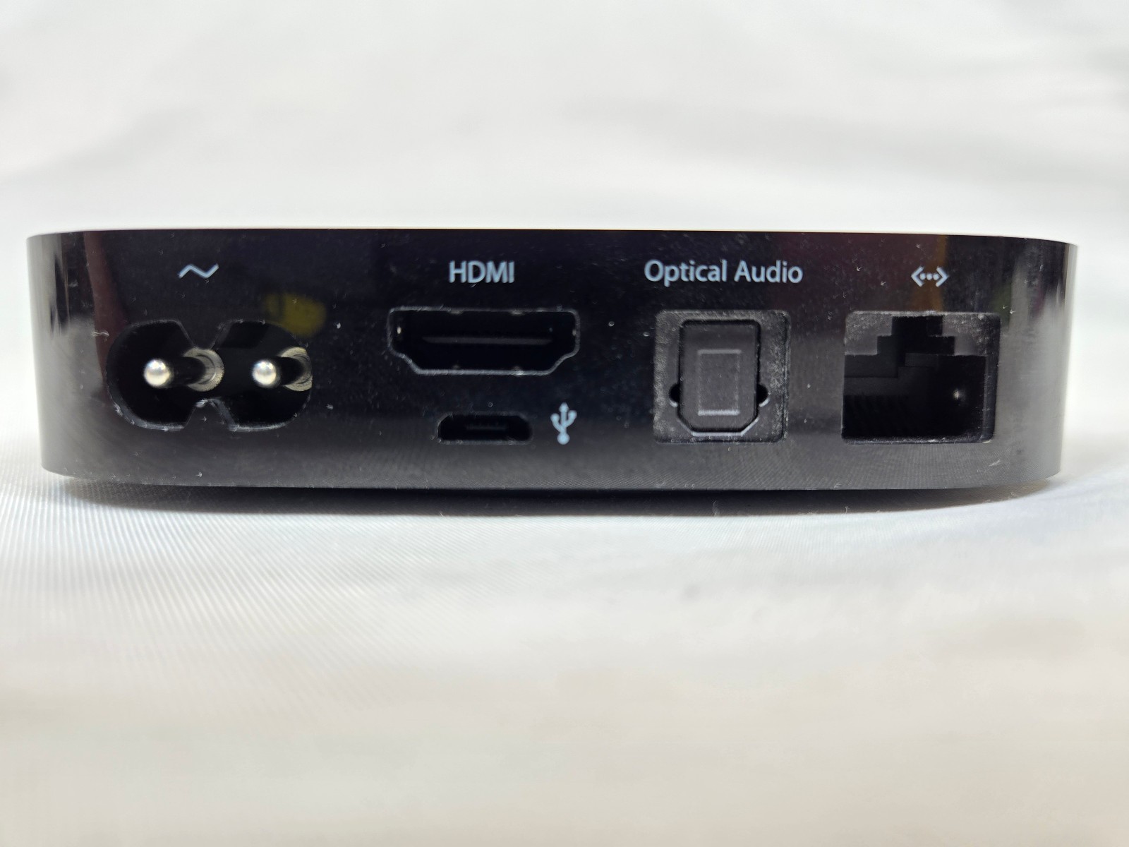 Apple TV 3rd Generation A1469 HD Media Streamer Power Cord & Remote