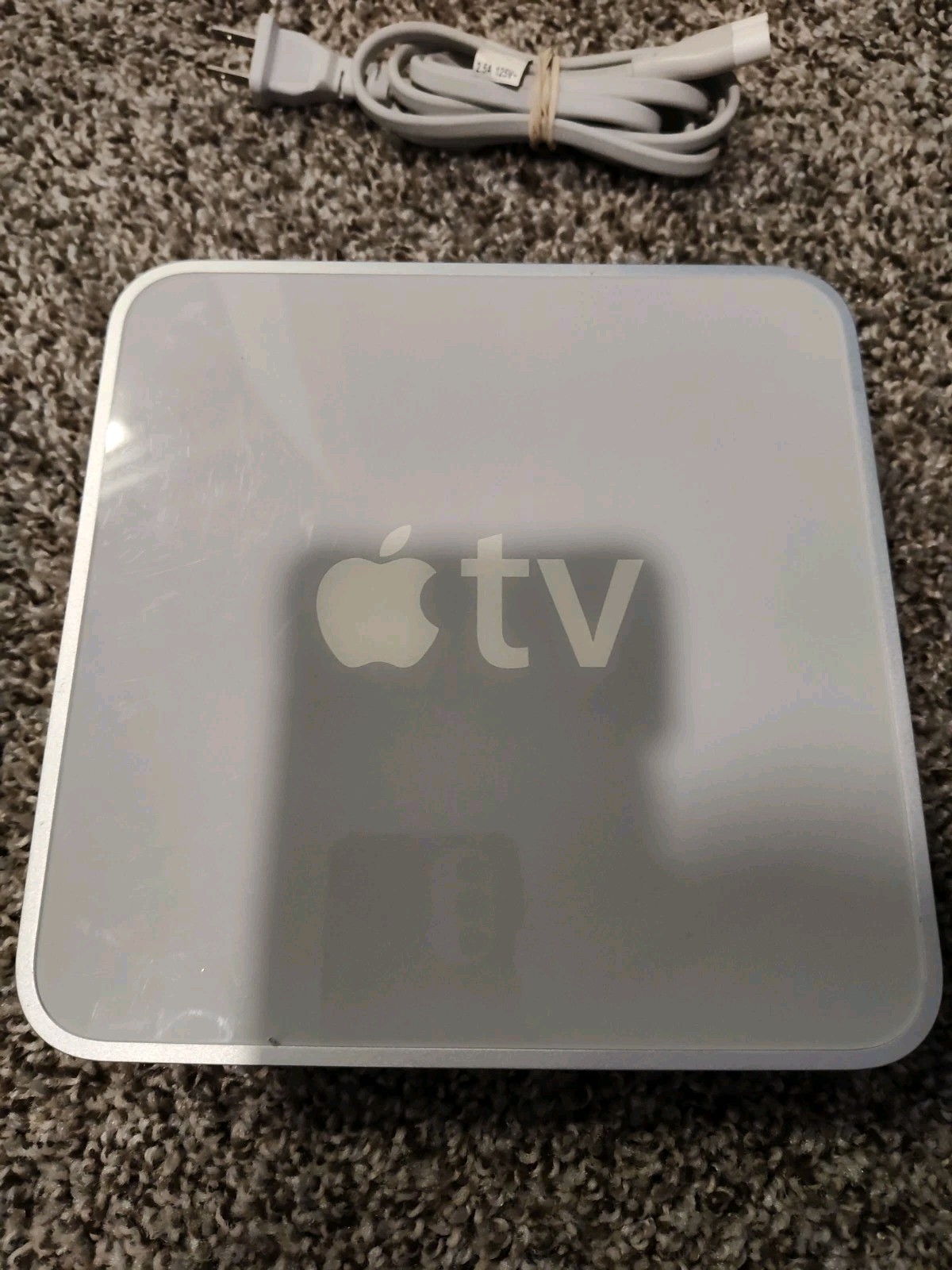 Apple TV 1st Gen A1218 w/ Remote – Powers On To Question Mark – For Parts