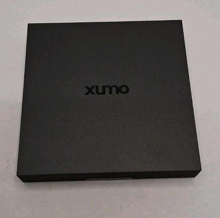 Xumo Stream Box 4K Streaming Device HW Version 1.1 Model ESST11AEI Open Box