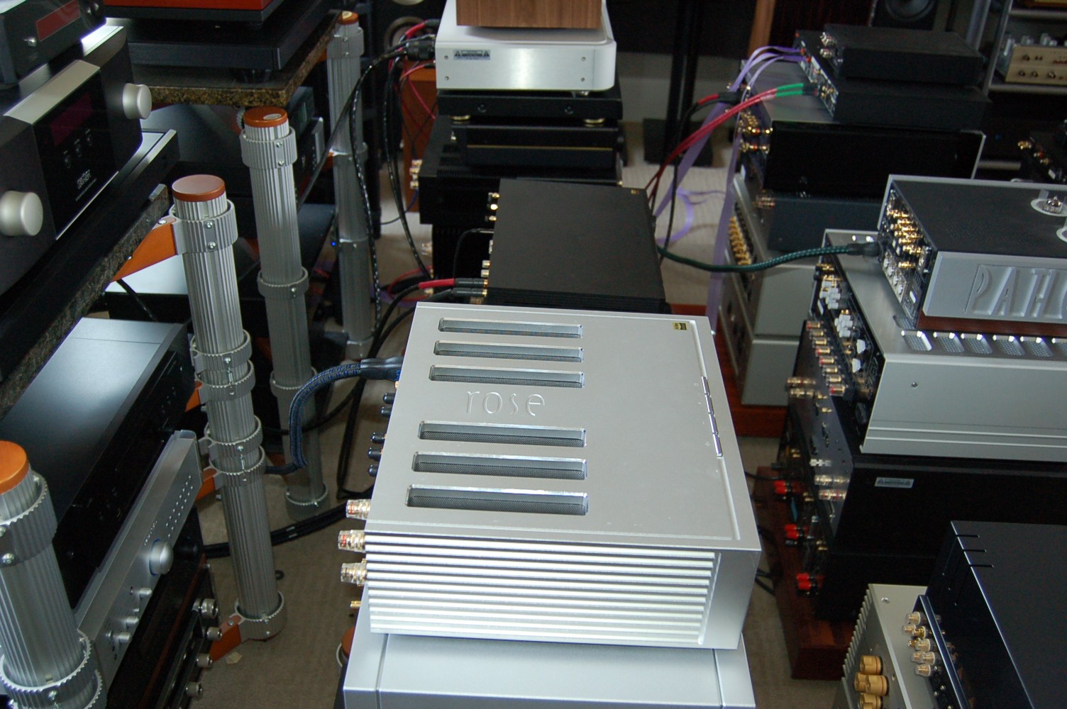 HiFi Rose RS520 integrated amplifier-Silver