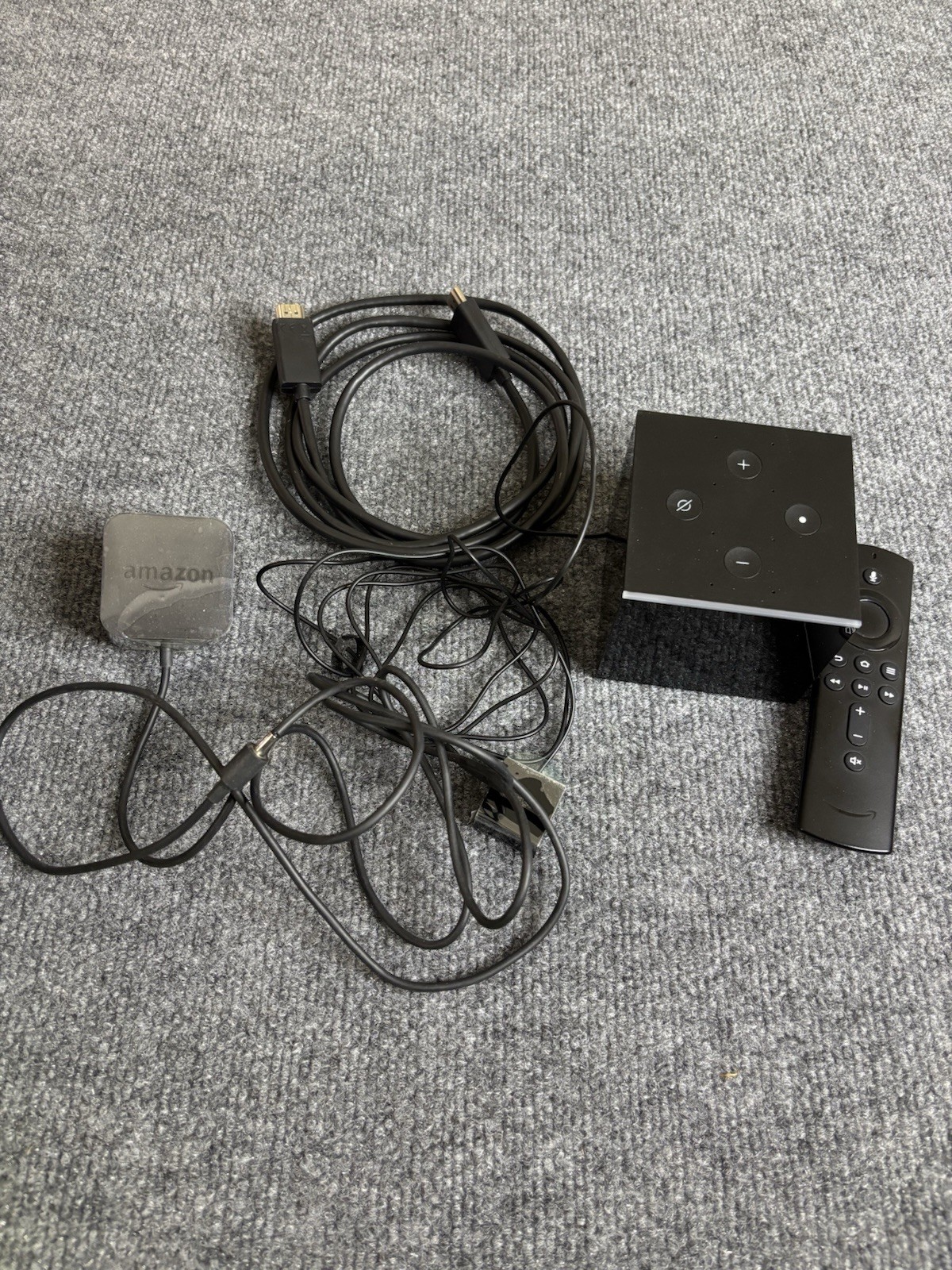 Amazon Fire TV Cube Hands-Free w/Alexa 4K Ultra HD Streaming Media Player EX69VW