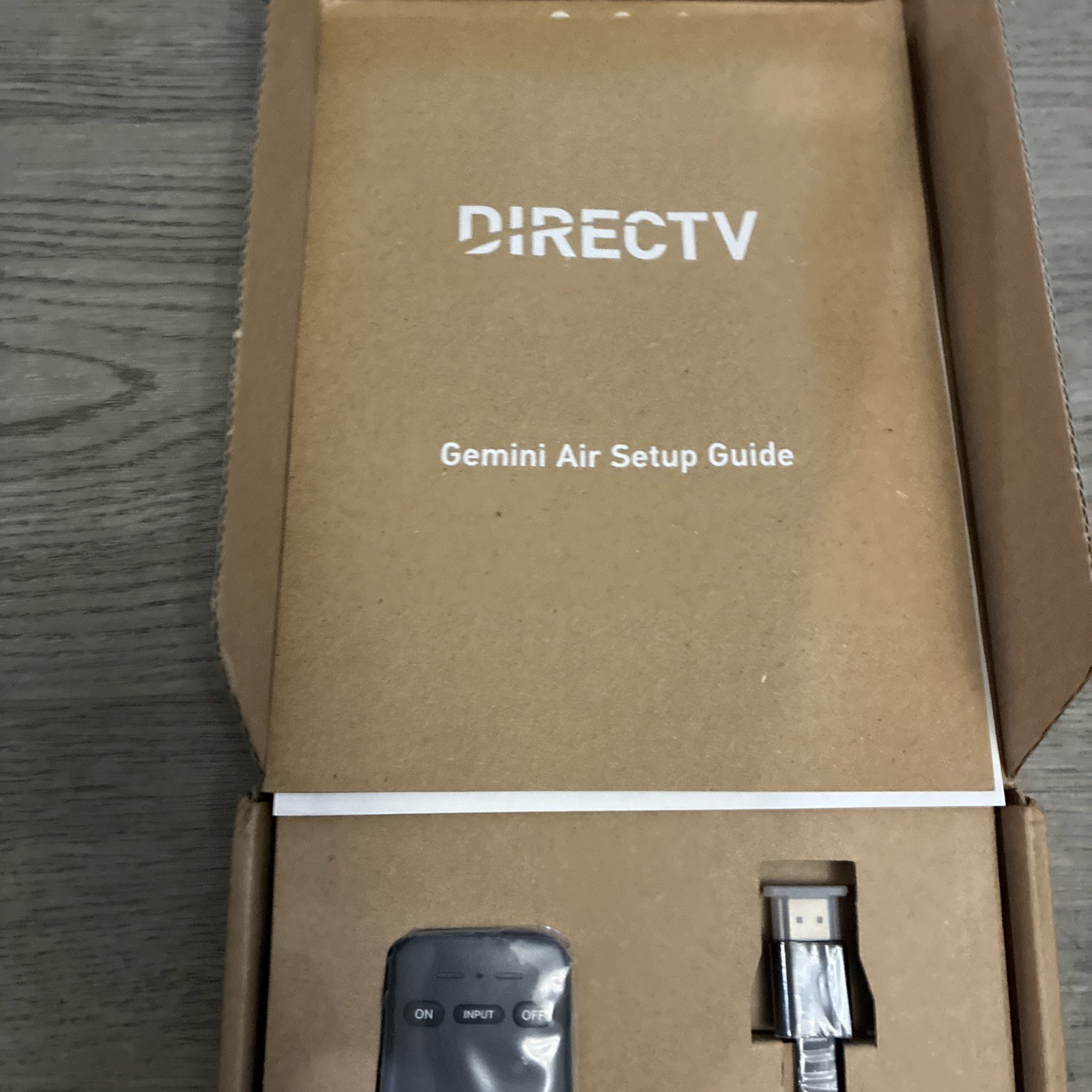 DIRECTV Gemini Air Streaming Device 4K Model P21KW-500 Wth AC Adapter and Remote