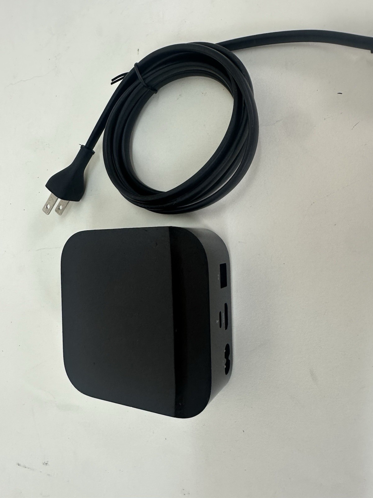 Apple TV A1625 32GB 4th Gen HD Media Streamer Unit Only Factory Reset