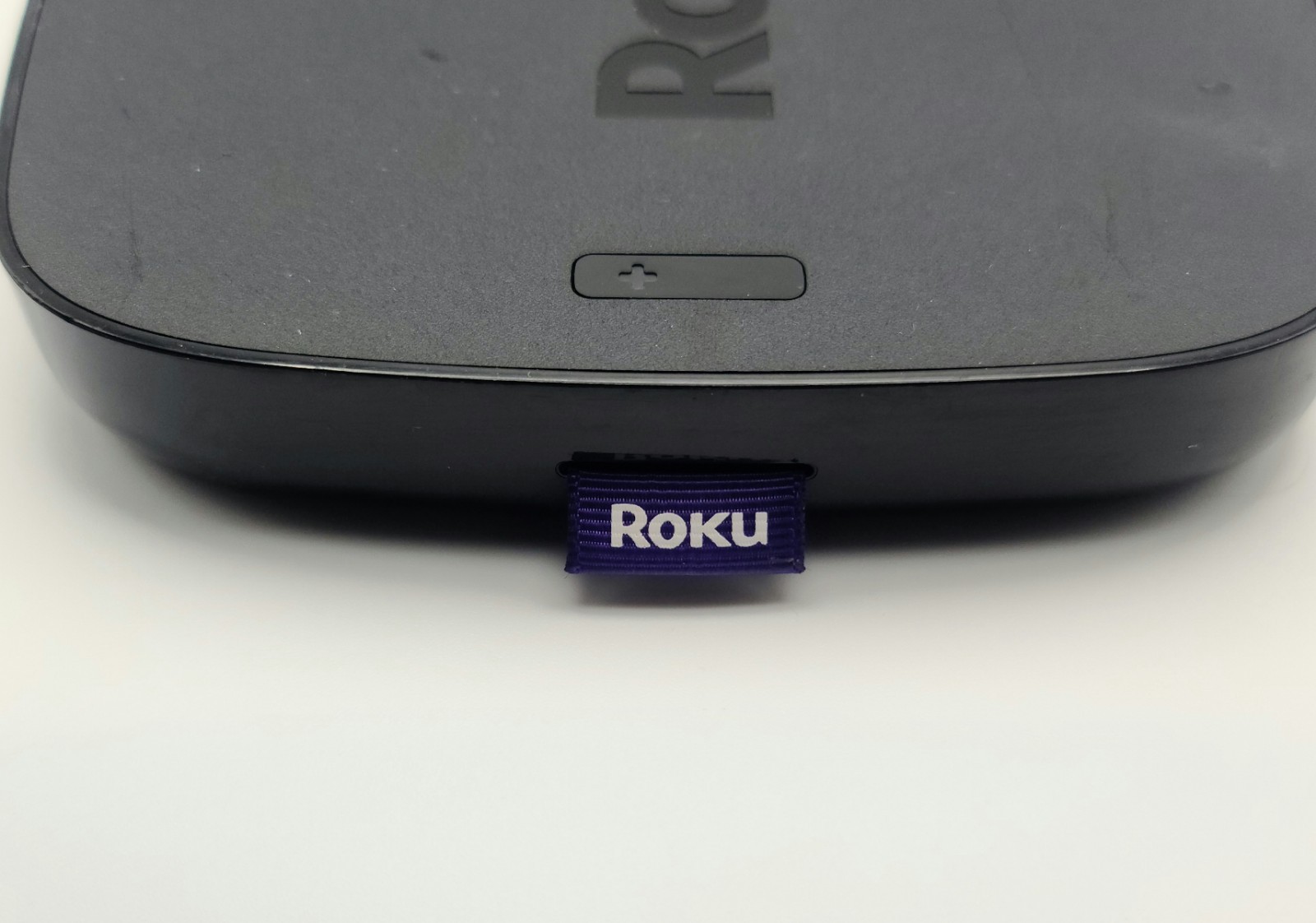 Roku Ultra 4640X 4K Streaming Media Player Remote Bundle – USED