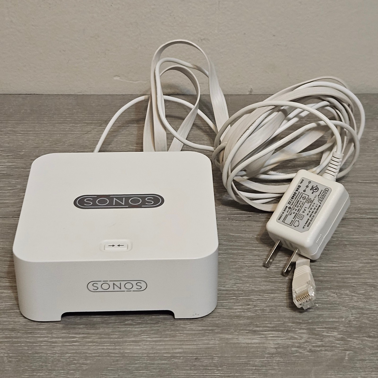 Sonos ZoneBridge BR100 White Wireless Bridge with Ethernet and Power Cord