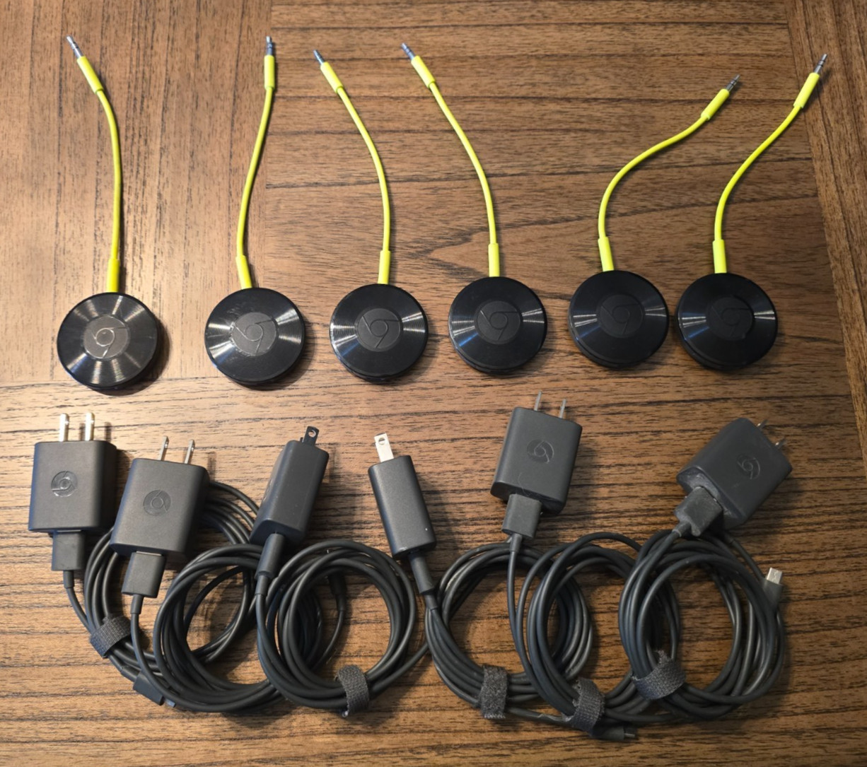 Google Chromecast Audio Media Streamer – Black (RUX-J42)