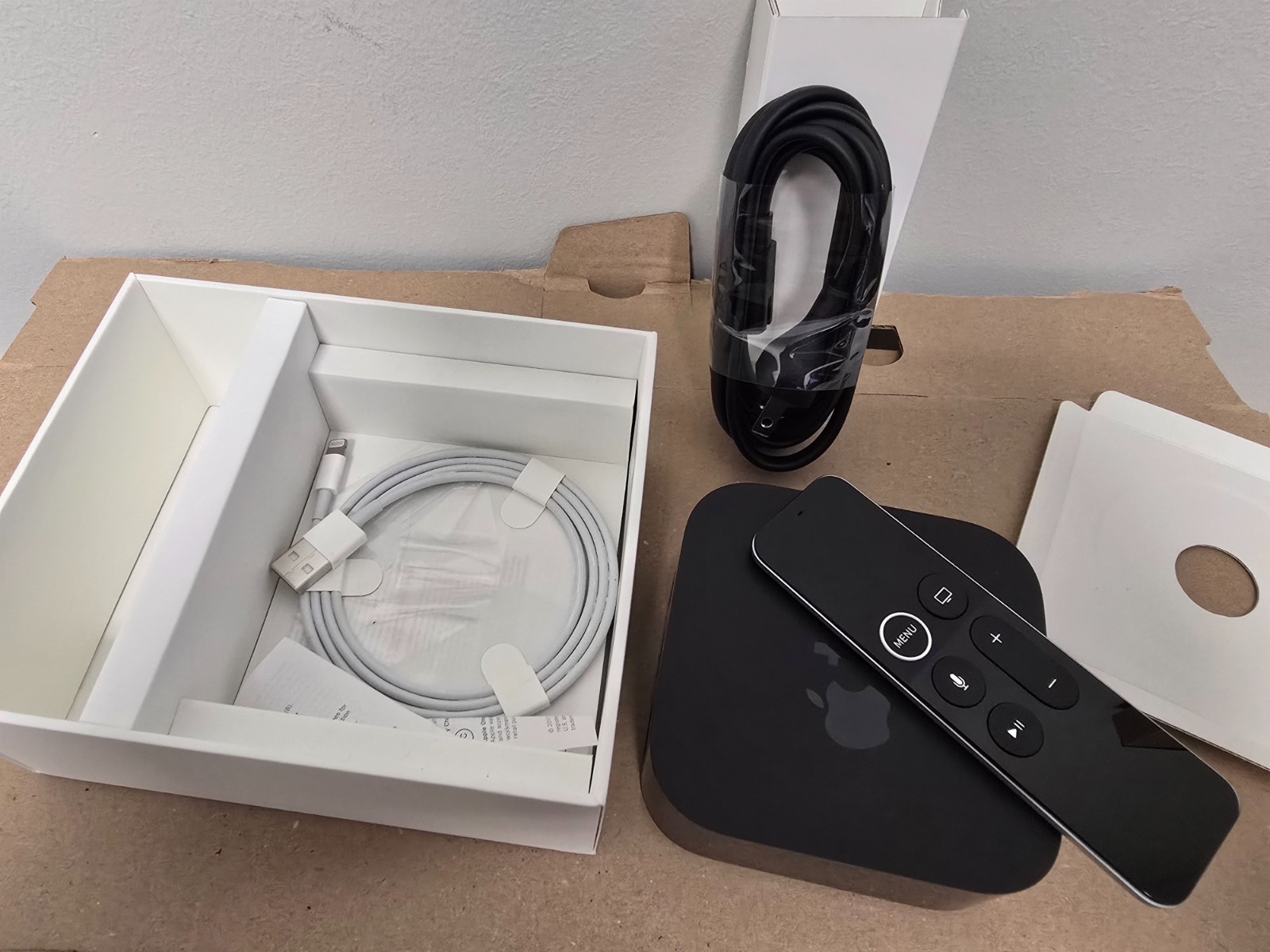 Apple TV (Model A1842) 4K HD Media Streamer (MP7P2LL/A) – Black – NOS – Open box