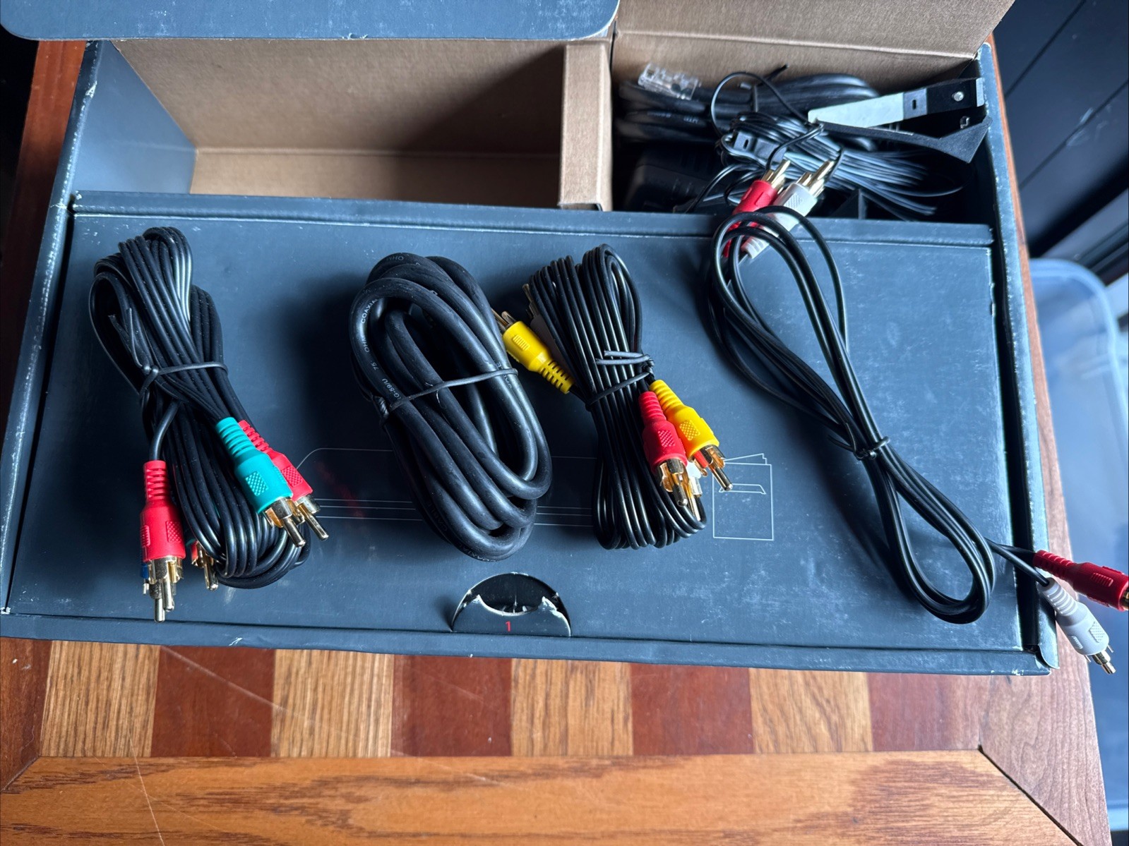 Slingbox Pro-HD SB300-100 Digital Media Streamer Used