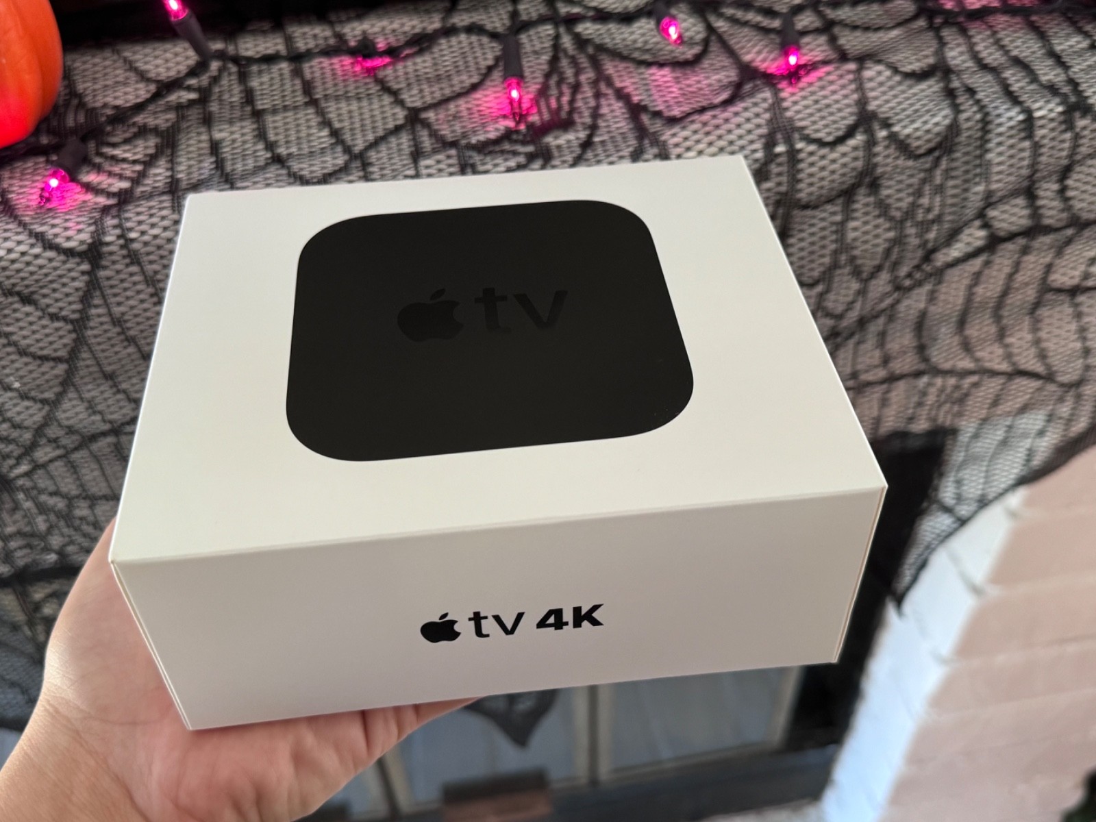 Apple TV 32GB 4K HD Media Streamer – Black (MQD22LL/A)