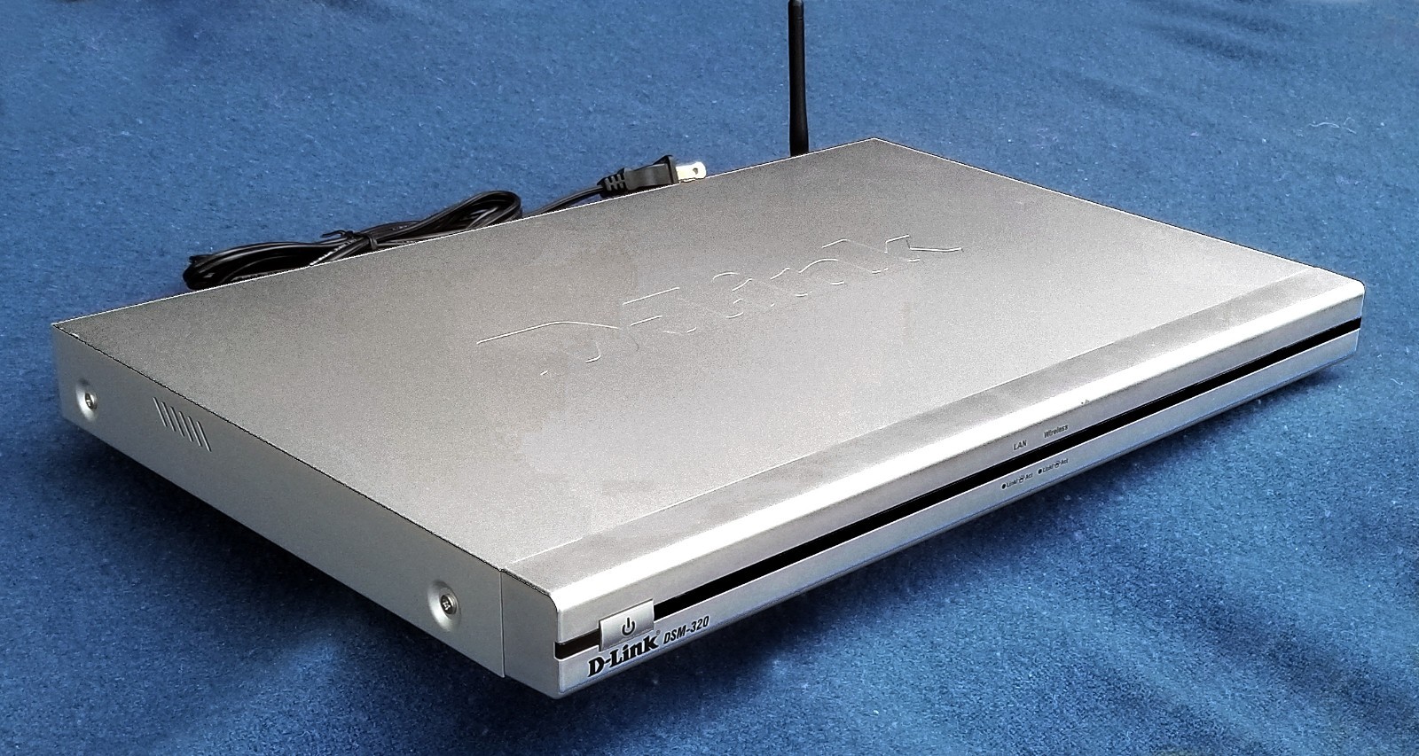 D-link Media Player Model DSM-320 Digital Media Streamer- Wireless