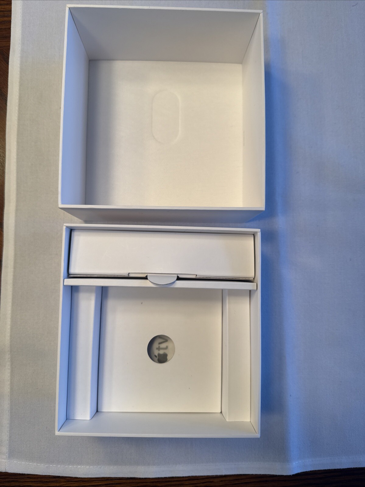 Apple TV 4K HD Media Streamer 32 GB (MXGY2LL/A) – BOX ONLY