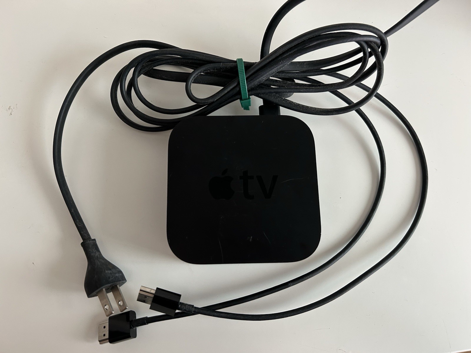 Apple TV A1625 (4th Generation) HD Media Streamer – Black NO REMOTE