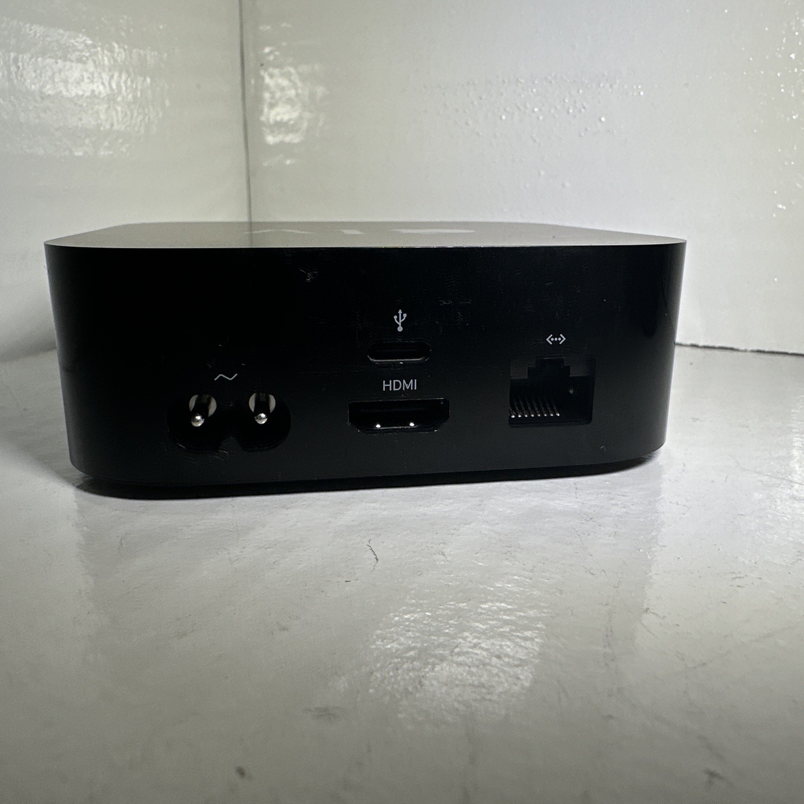 Apple TV A1625,NO REMOTE (4th Generation) HD Media Streamer MR912LL/A 32GB