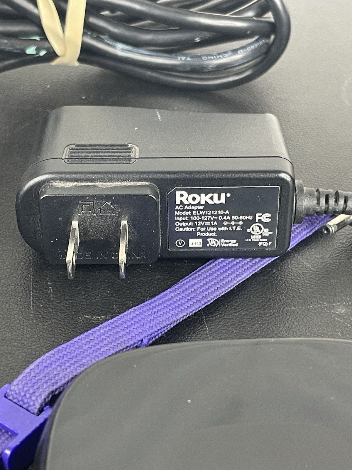 Roku 3 (4200X) Streaming Media Player With All Cords Works