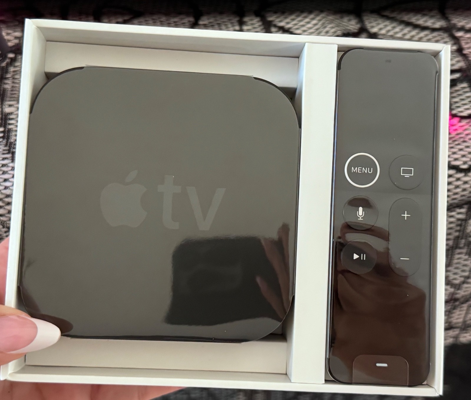 Apple TV 32GB 4K HD Media Streamer – Black (MQD22LL/A)