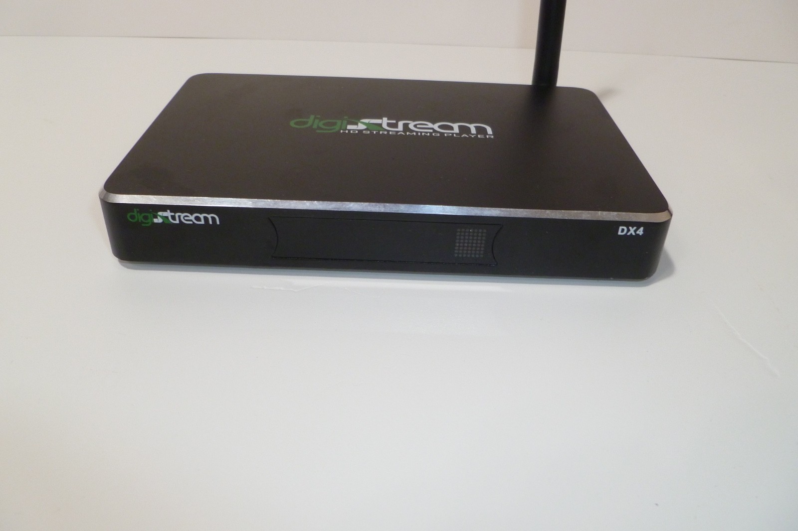 DigiXstream DX4 Quad Core Android Media Box 2 GB RAM/8GB Memory