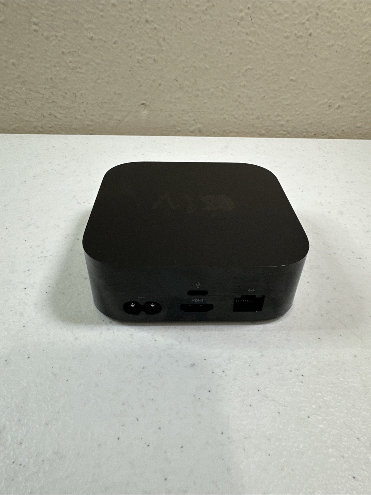 Apple TV 4th Gen Model A1625 HD 32GB with Remote and Power Cord