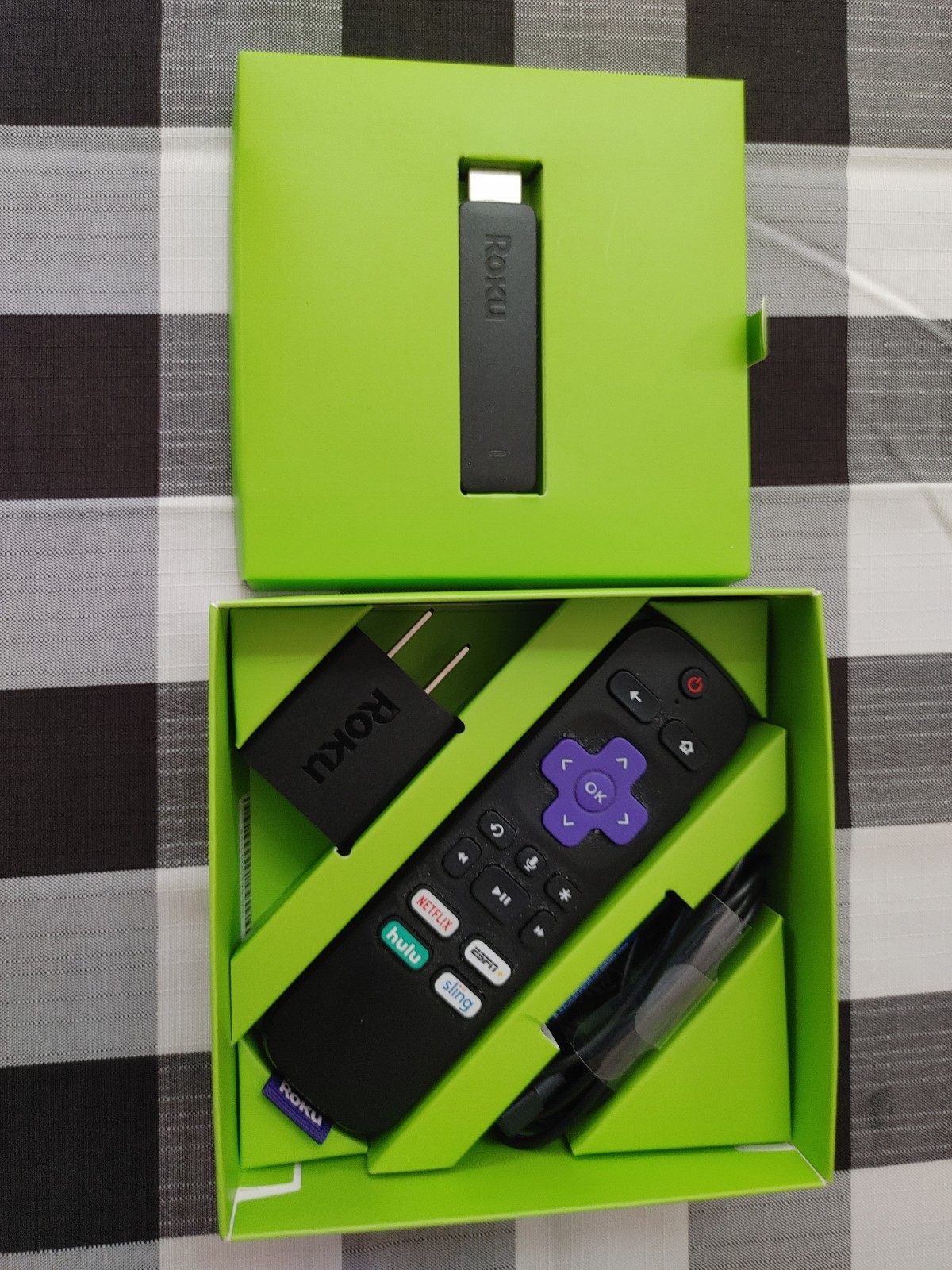 Roku Streaming Stick (3600R) HD Streaming Player Quad-Core Processor Remote CIB