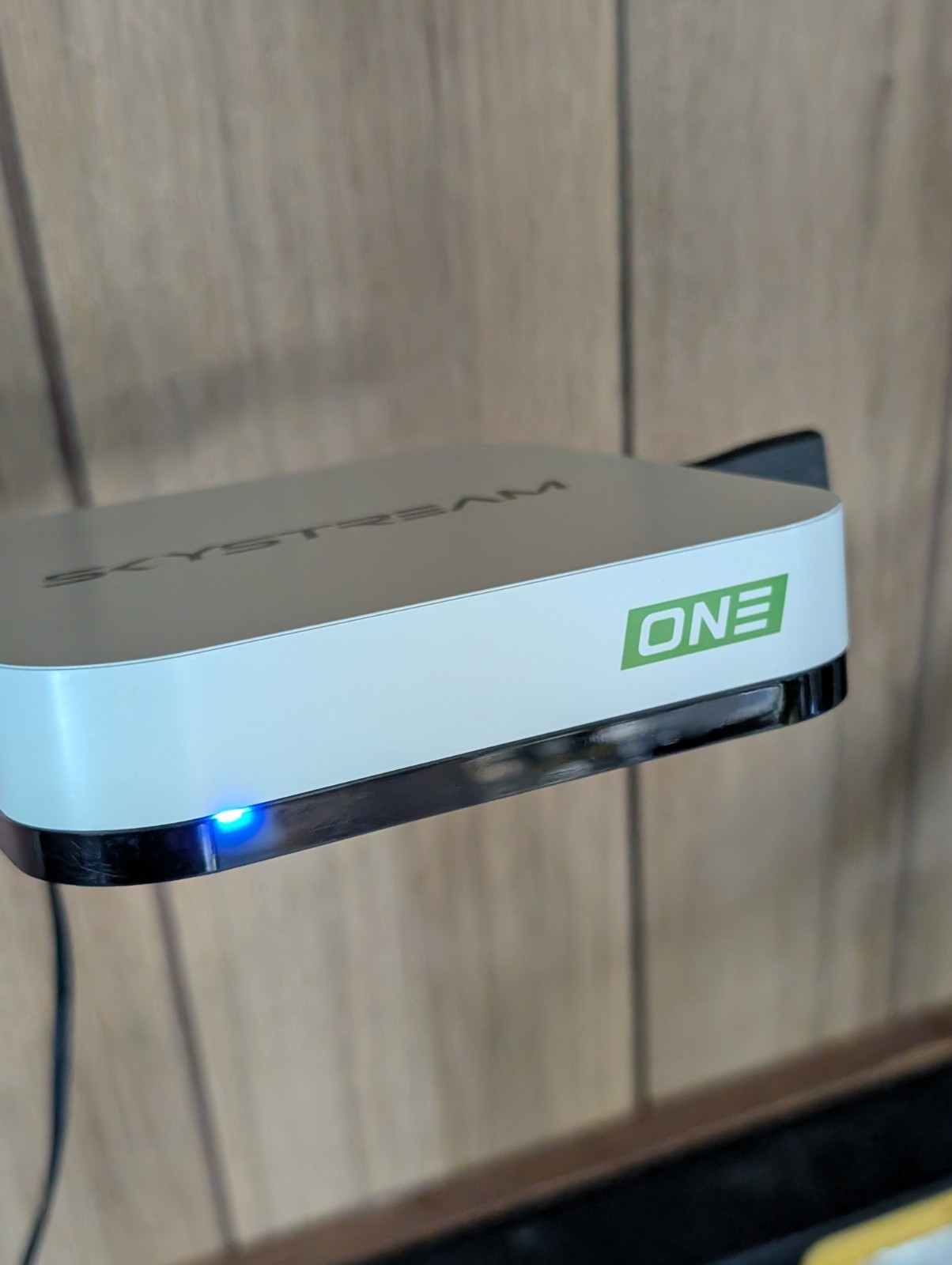 SkyStream One Android Media Streamer SS-ONE Media Box w/ Power Cord