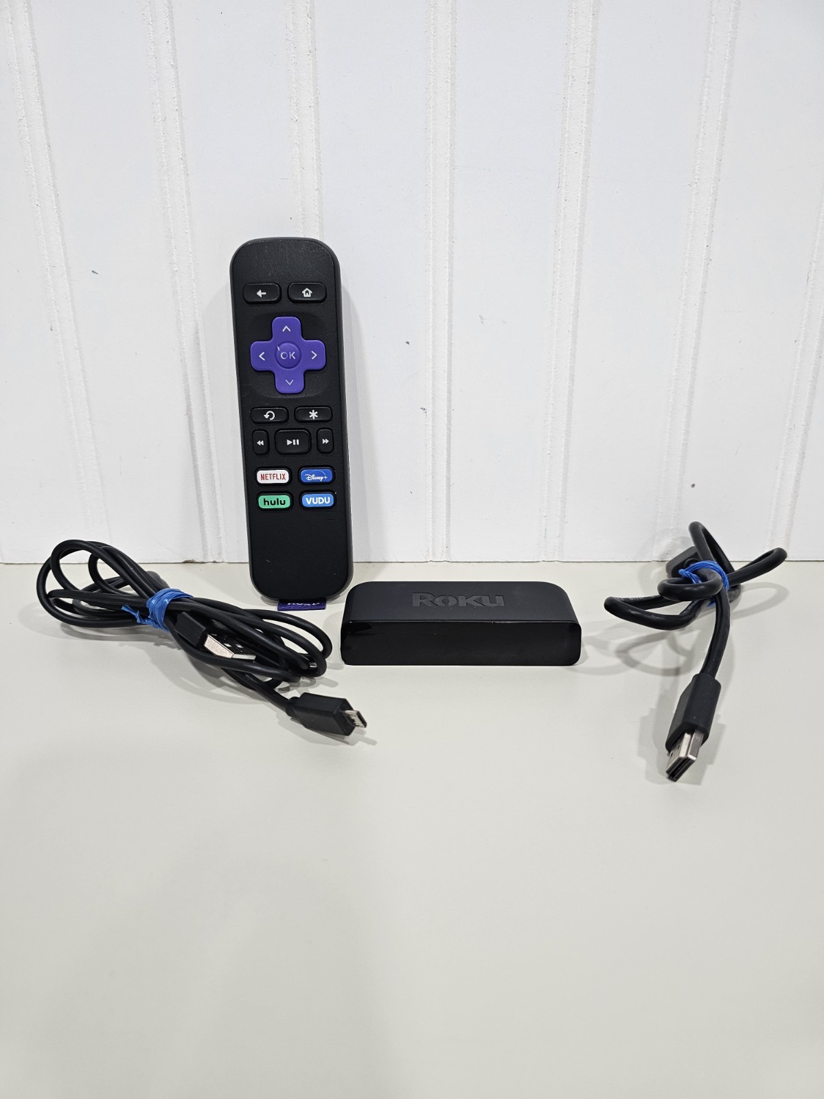 Roku Premiere 3920X HD Media Streamer, w/ USB Cable Remote No Power Block Works