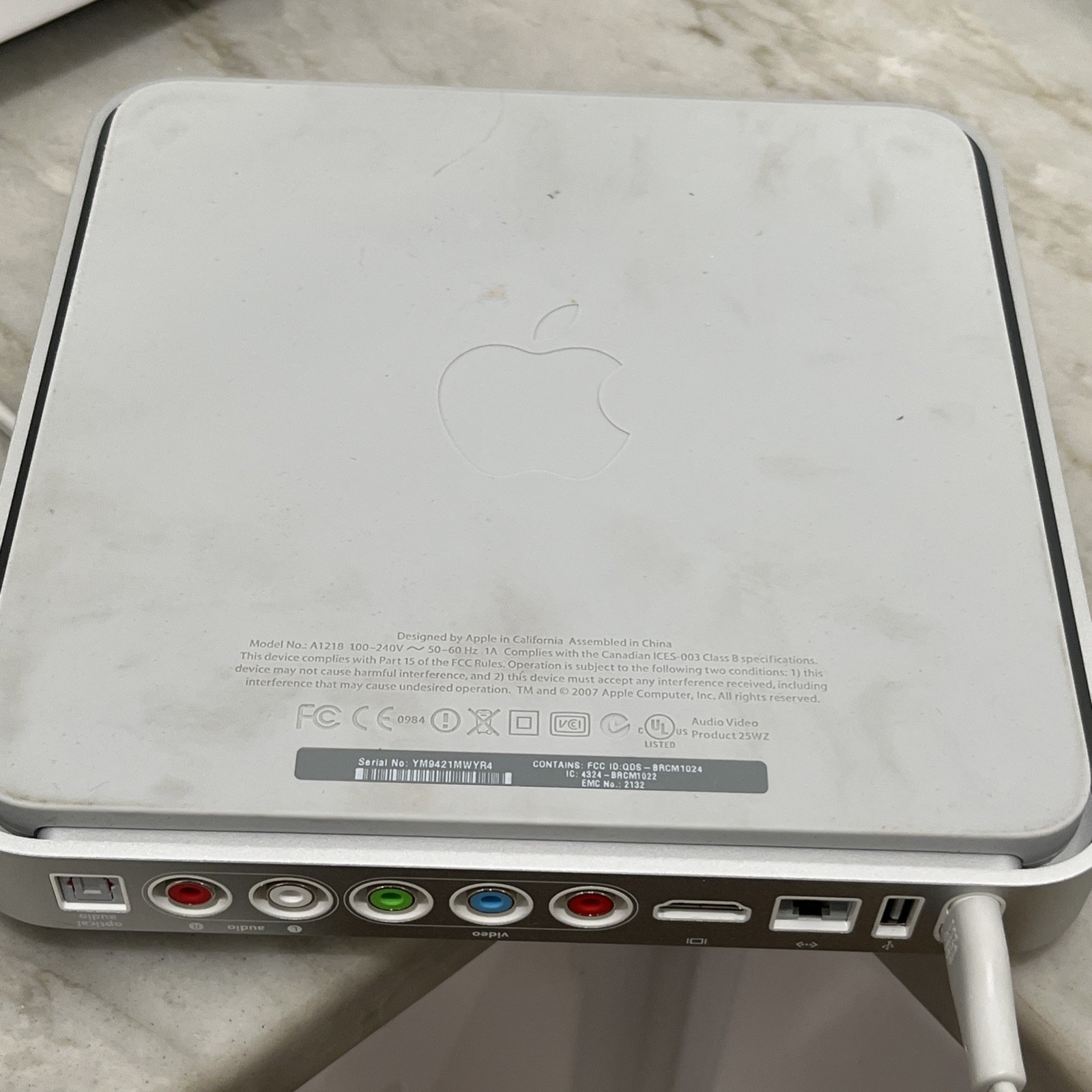 Apple TV A1218 (1st Generation) 160GB Media Streamer –