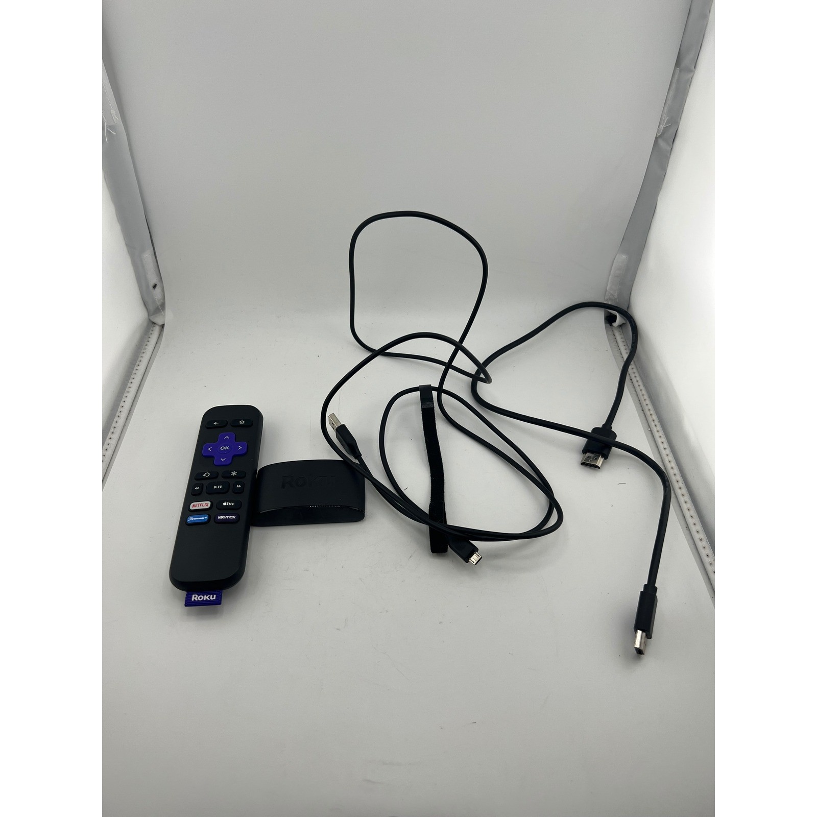 Roku Express 3960X HD Streaming Media Player Black with Remote and Cables
