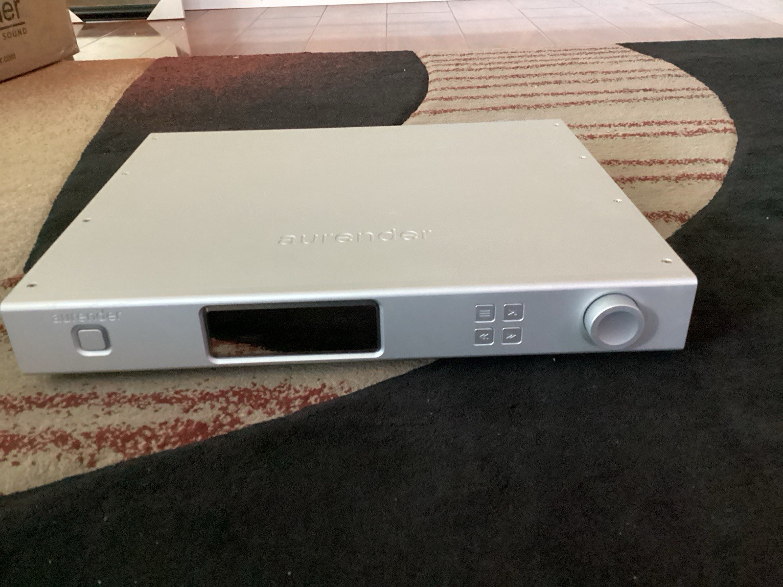 Aurender A10 Streamer with built-in DAC , Remote Control. $5500 retail