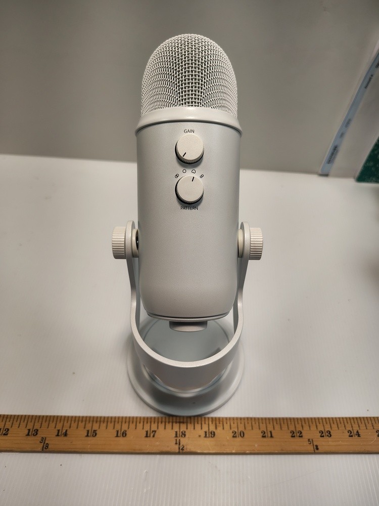 Blue Yeti Premium Multi-Pattern USB Microphone by Logitech for Creators