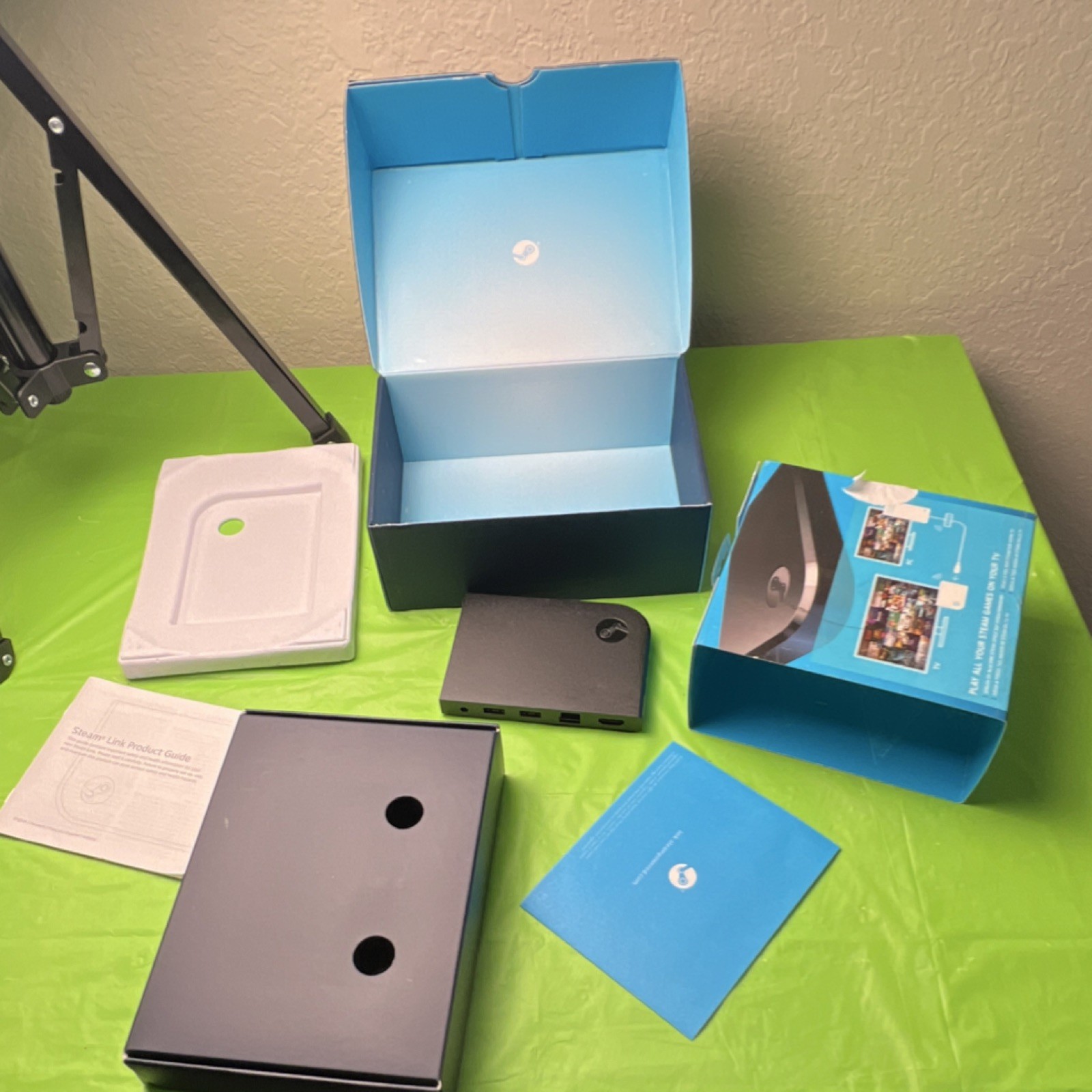 Steam Link HDMI Media Streaming Box, Black, Bluetooth Connectivity