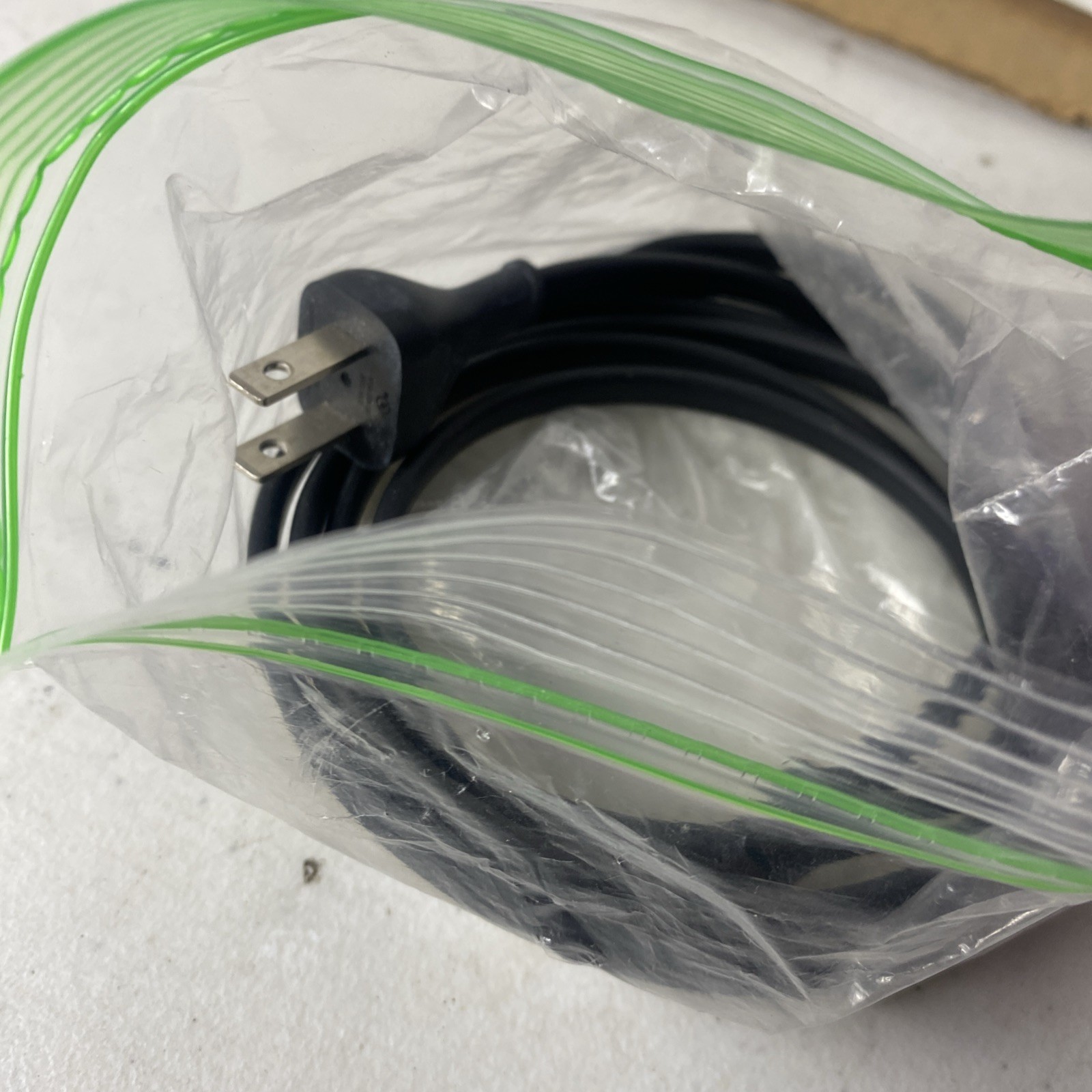Apple TV A1625 4th Gen HD 32gb With Power Cord & No Remote