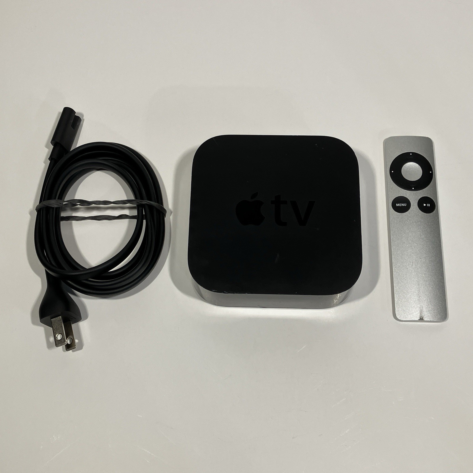 Apple TV (4th Generation) 32GB HD Media Streamer A1625 – Black (MR912LL/A)