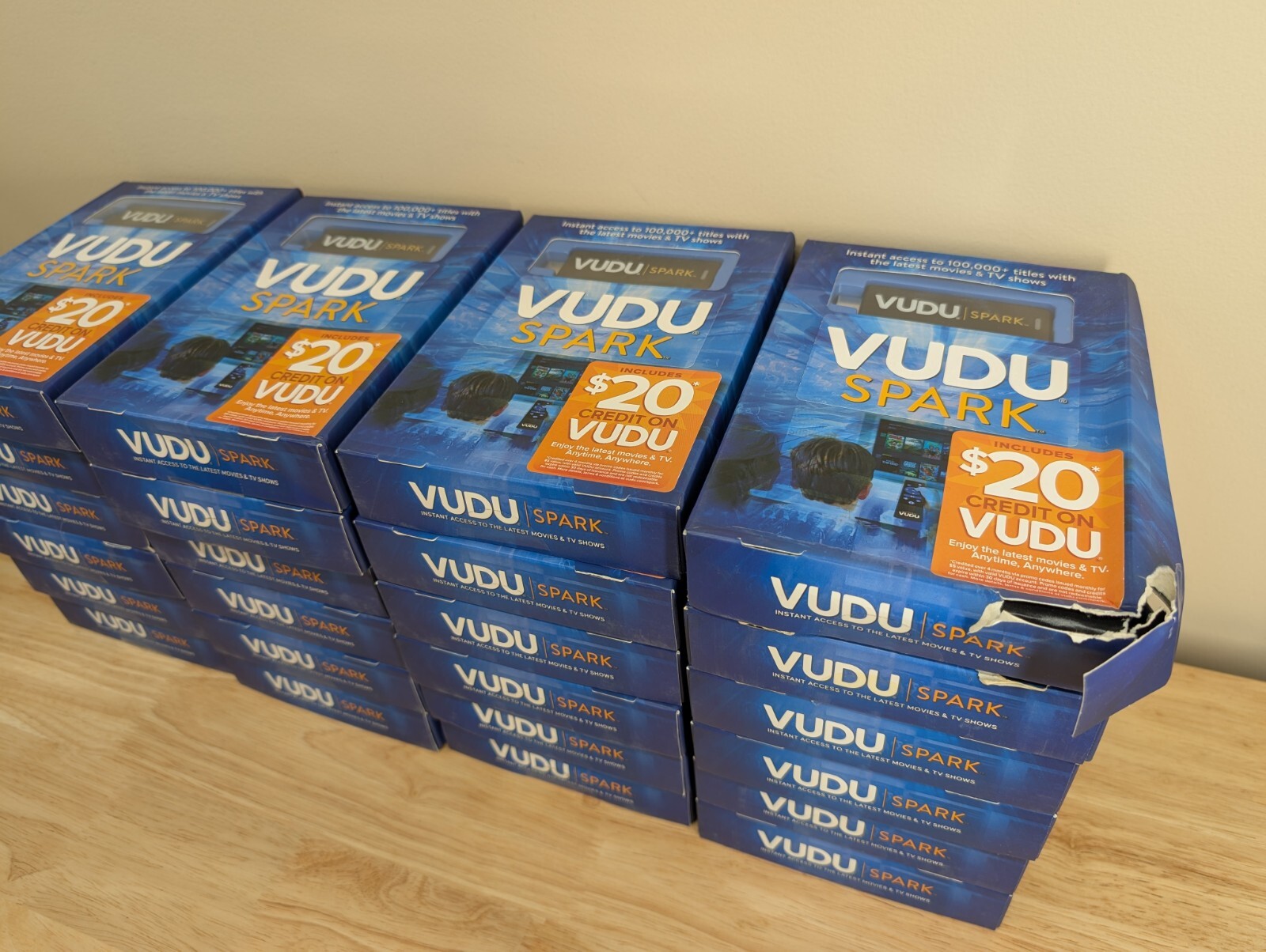 Lot of 24 – VUDU SPARK Digital Media Streamer – HDMI Streaming Stick
