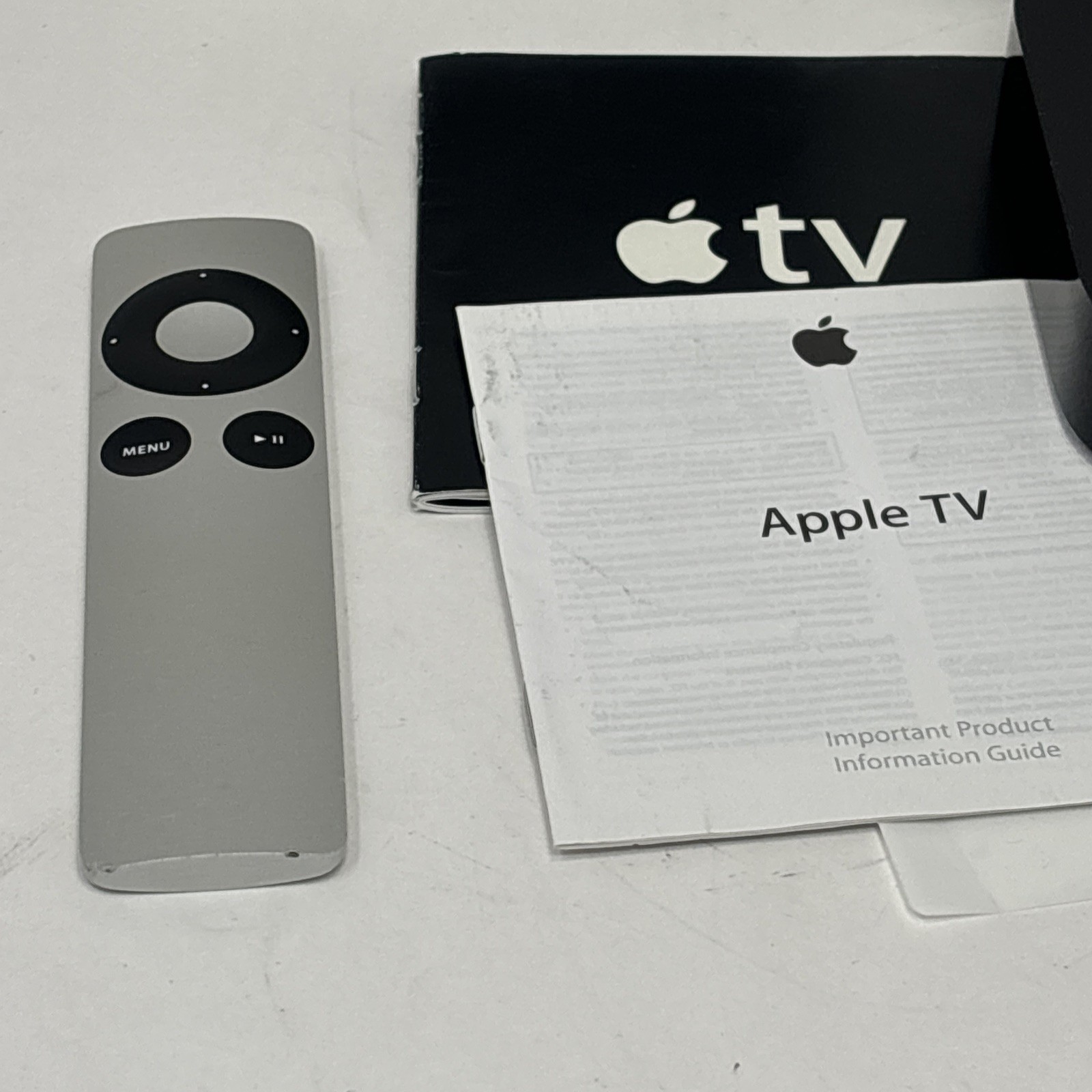 Apple TV 2nd Generation A1378 MC572LL/A w/ Original Box Remote Power – Tested