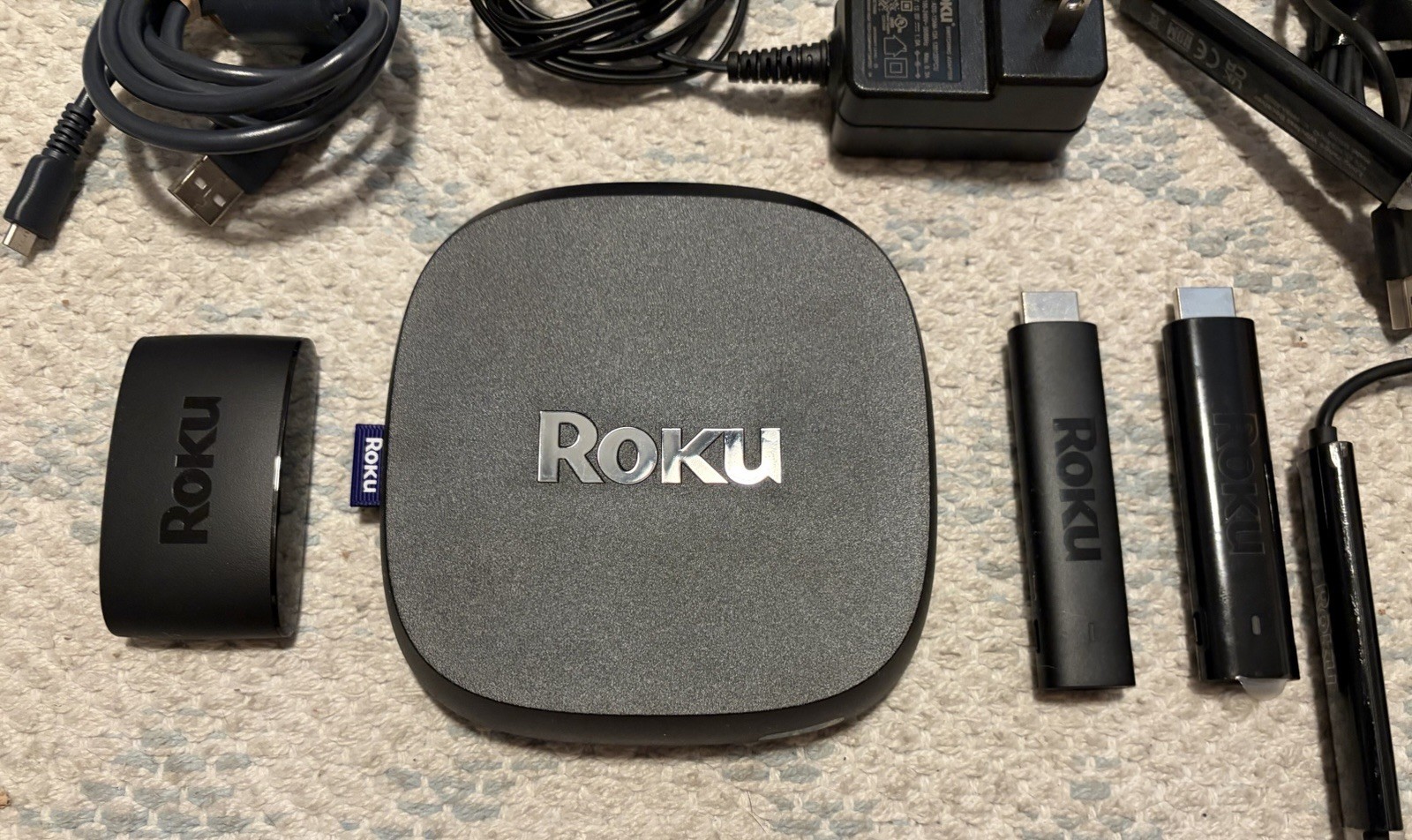 Roku Streaming Device Bundle x 4 – 2 Sticks 3820×2, 3960x, 4801x -All w/ Remotes