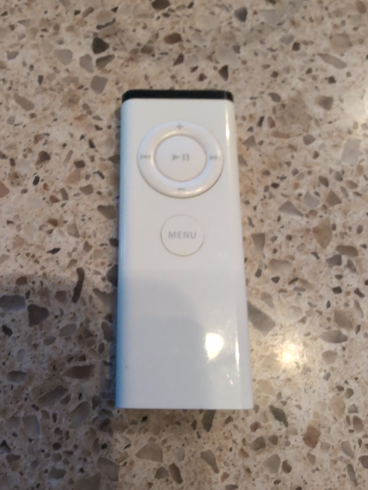 Apple TV A1378 2nd Generation Streaming Media Player – Black Remote HDMI Cable