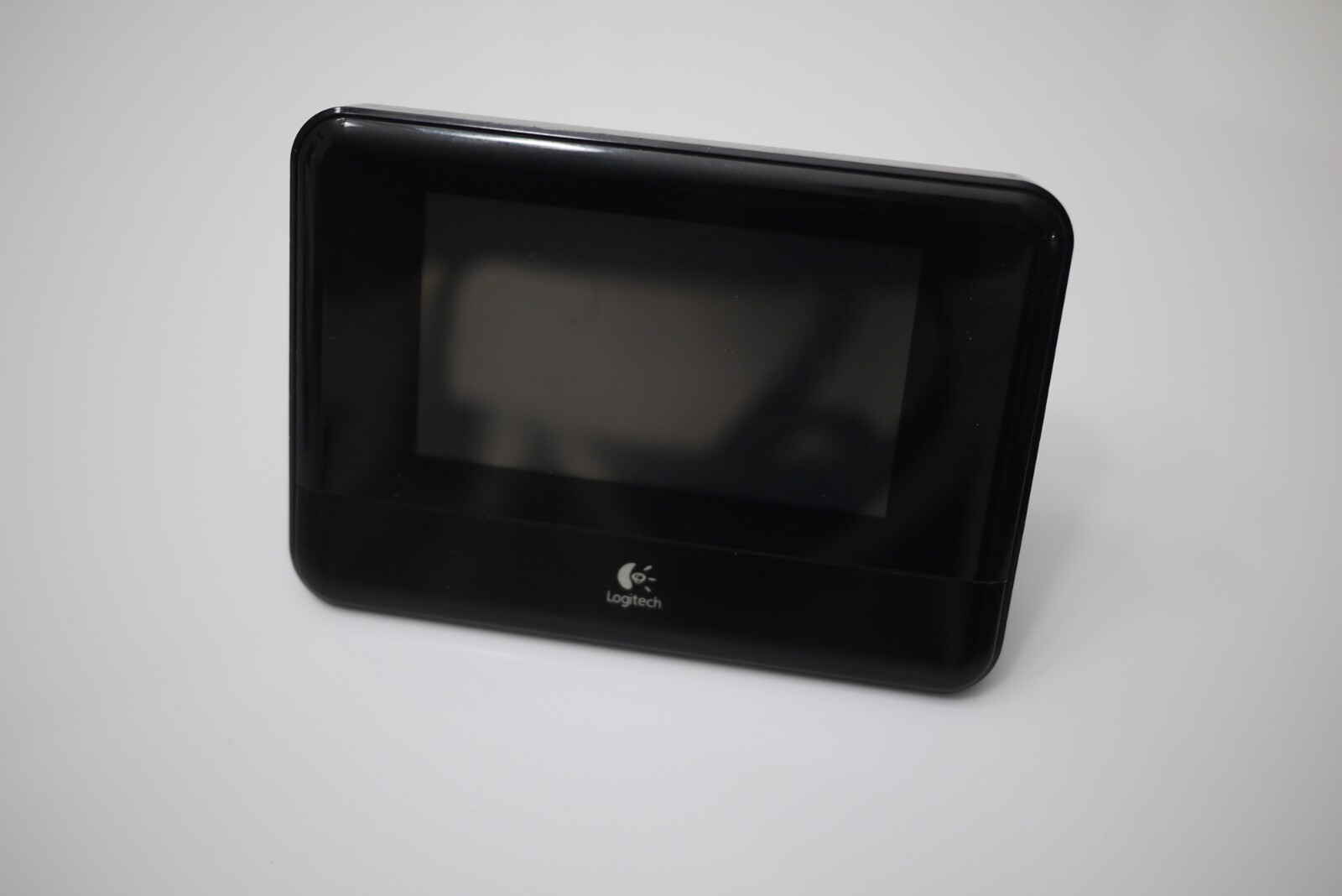 Logitech Squeezebox Touch Wi-Fi Music Streamer – ASIS for Parts – Can’t Power On
