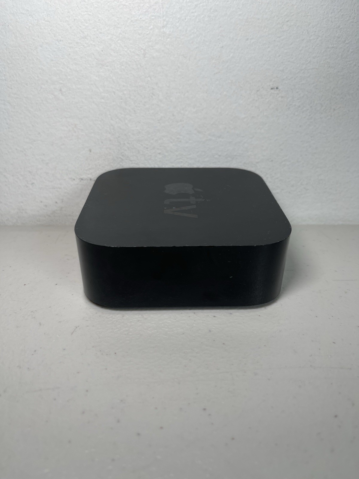 Apple TV 4K (1st Generation) 32GB HDR Media Streamer A1842 – Black (MQD22LL/A)