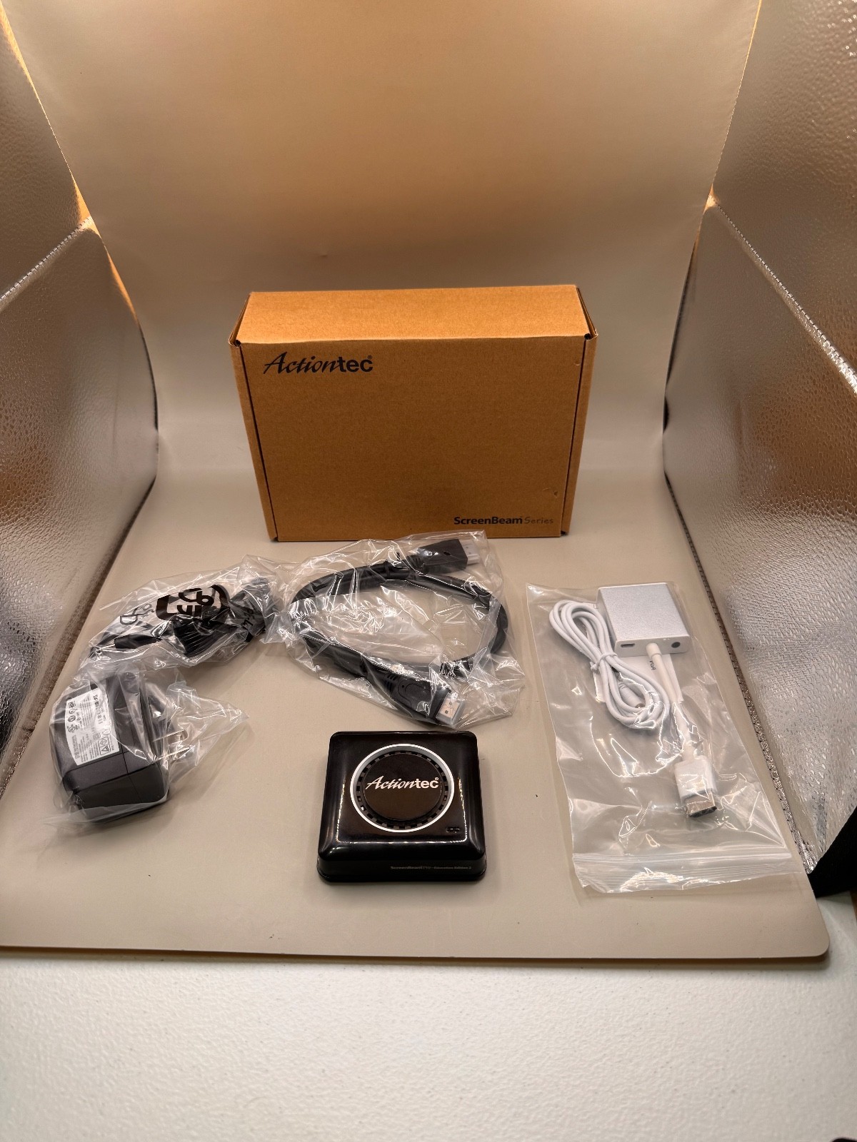 Actiontec ScreenBeam Pro Edition SBWD100B Wireless Display Receiver w/ adapter